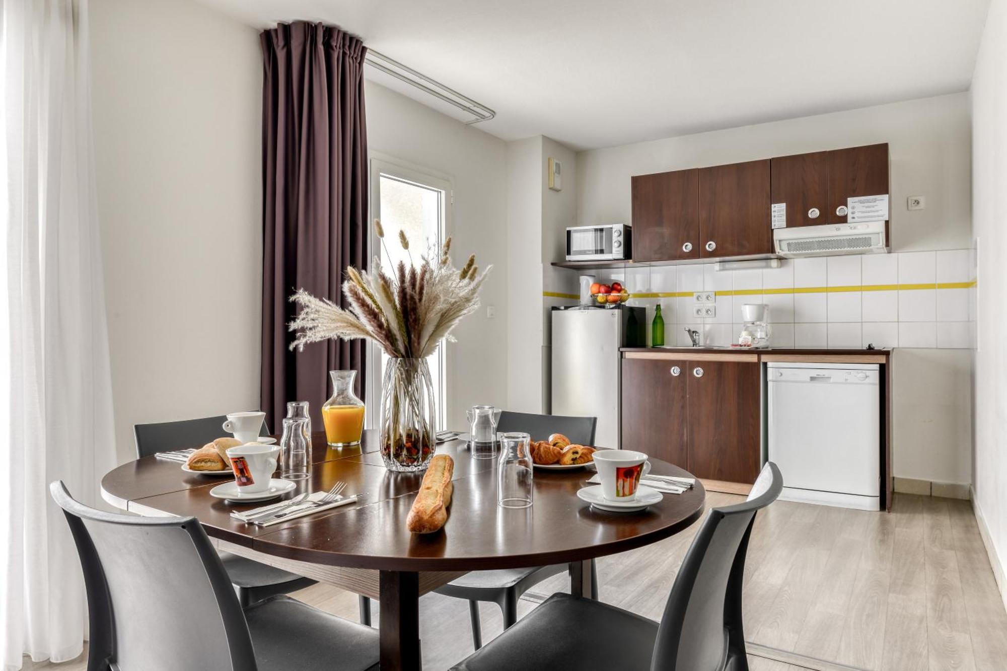 Two-Bedroom Apartment,1584424424:JPEG