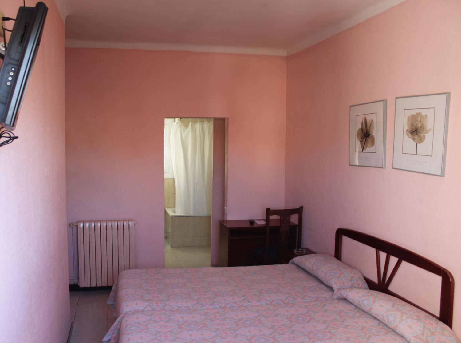 Double or Twin Room Private Bathroom
