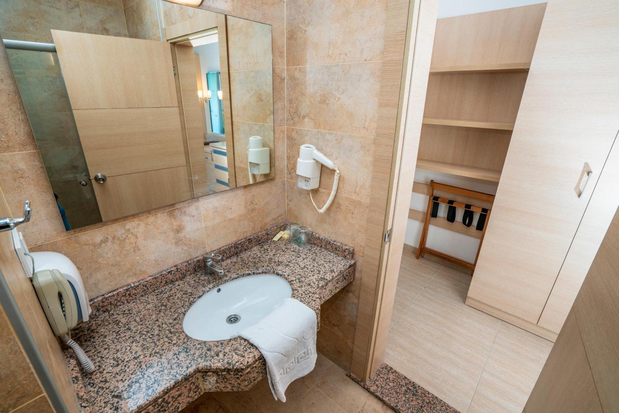 Standard Single Room