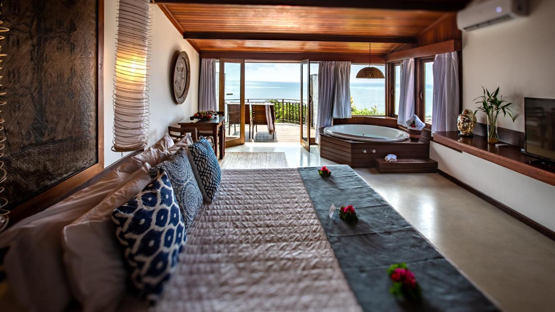 Premier Suite Sea View Spa Bath