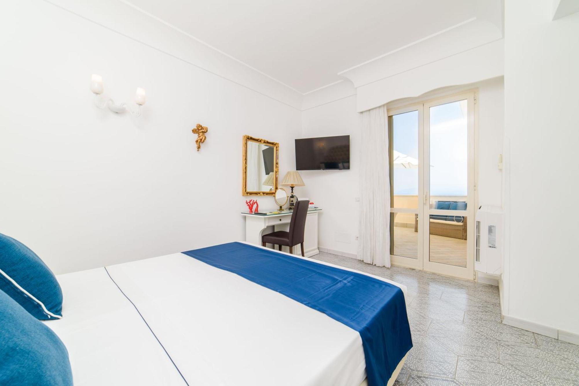 Deluxe Double Room Terrace Sea view