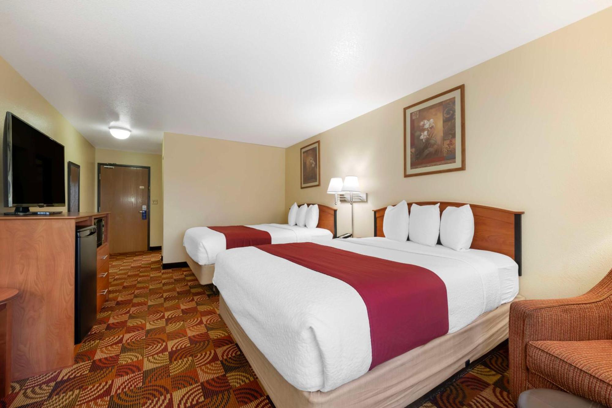 Queen Suite Two Queen Beds Non-Smoking