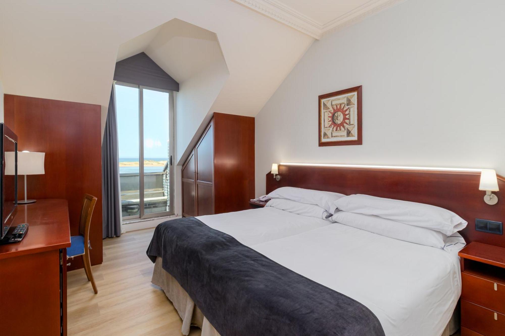 Duplex connecting rooms Jacuzzi Sea view Spa Access,1772917817:JPEG