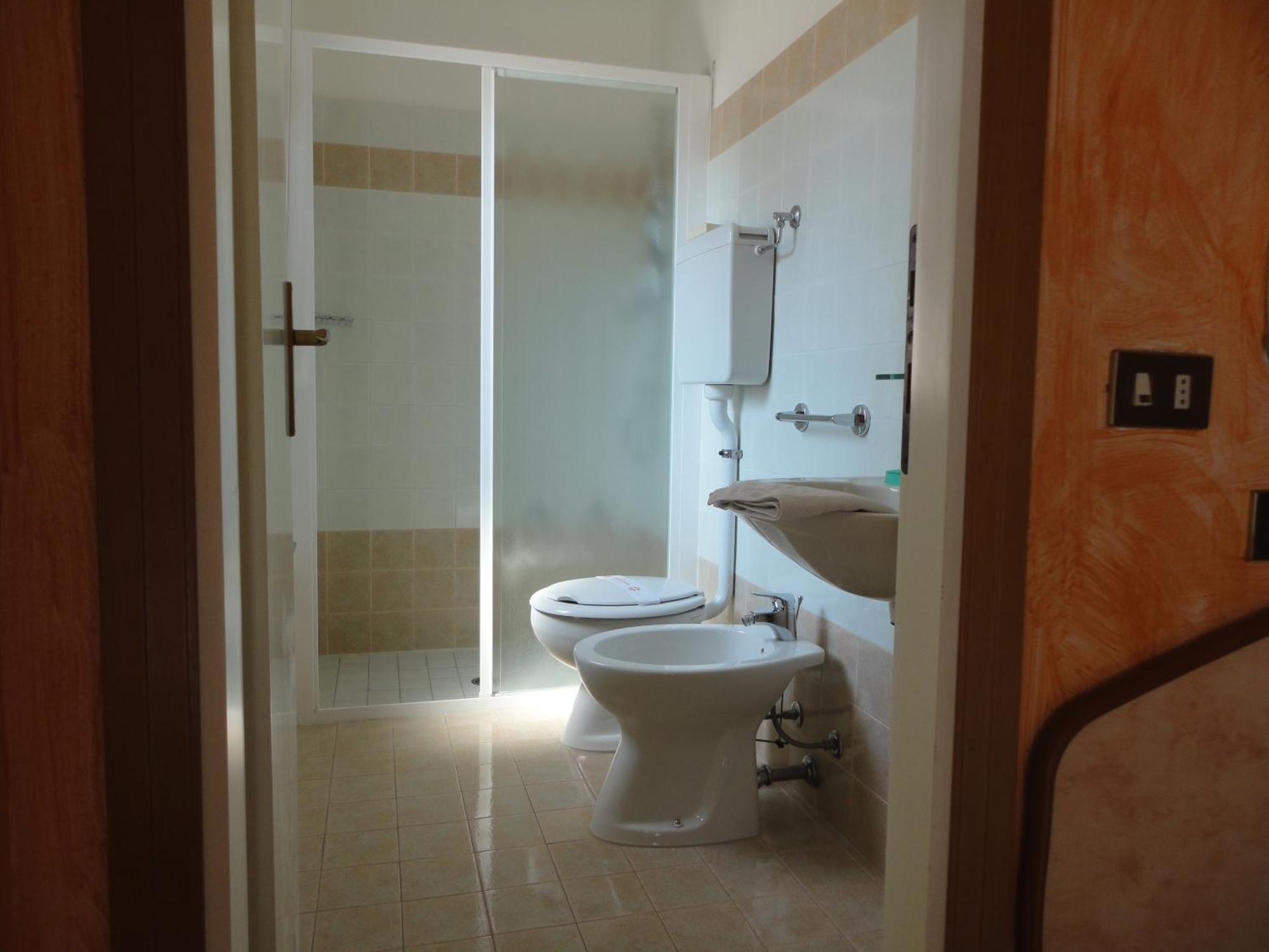 Double or Twin Room,404337411:JPEG