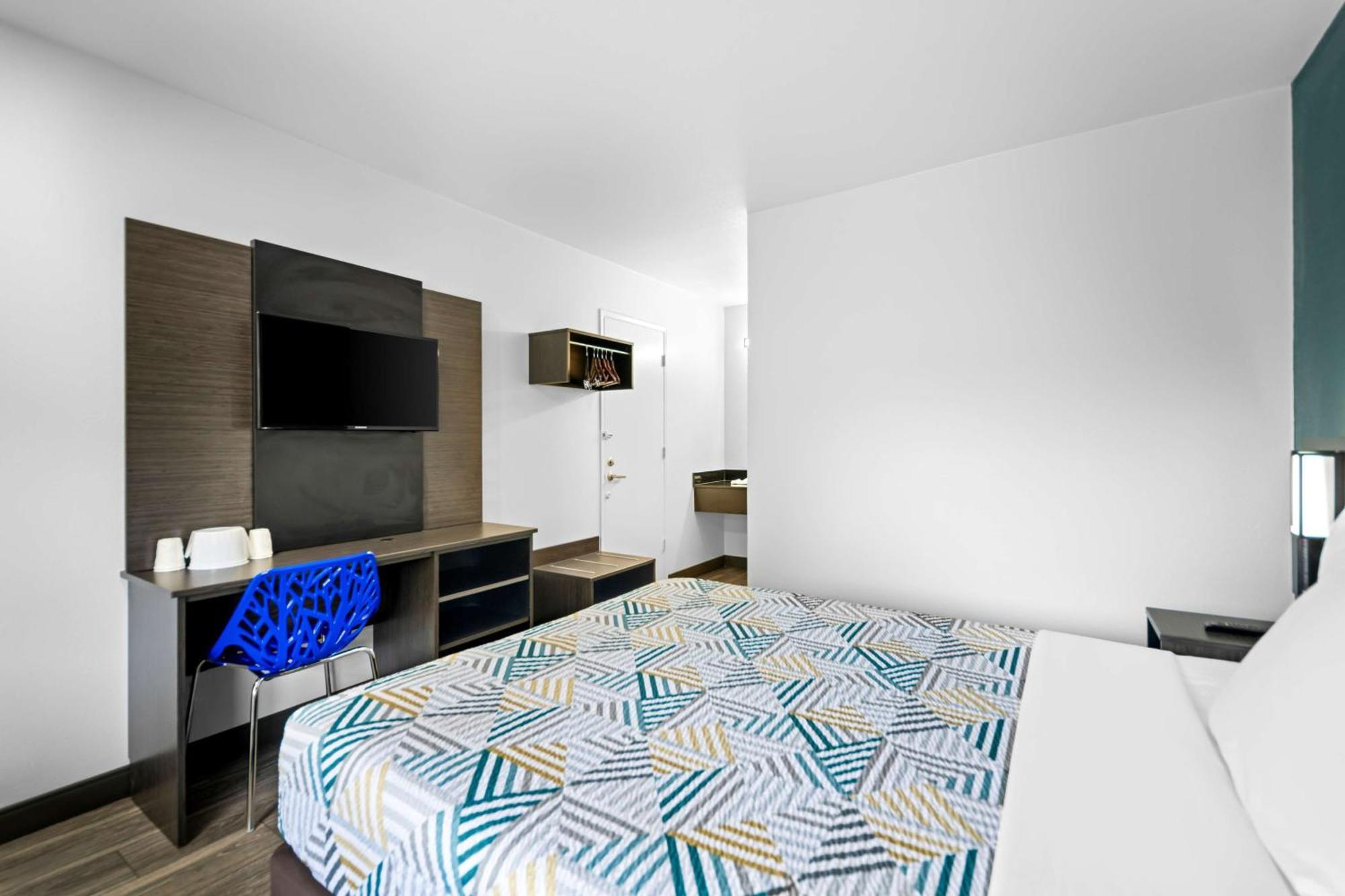 Queen Suite