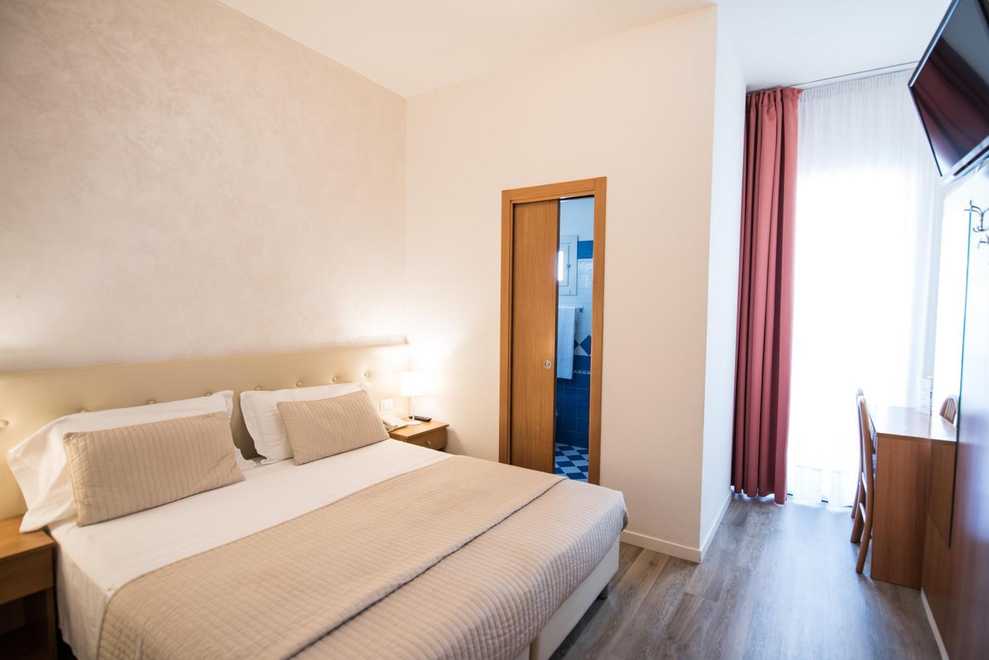 Classic Double or Twin Room,790635675:JPEG
