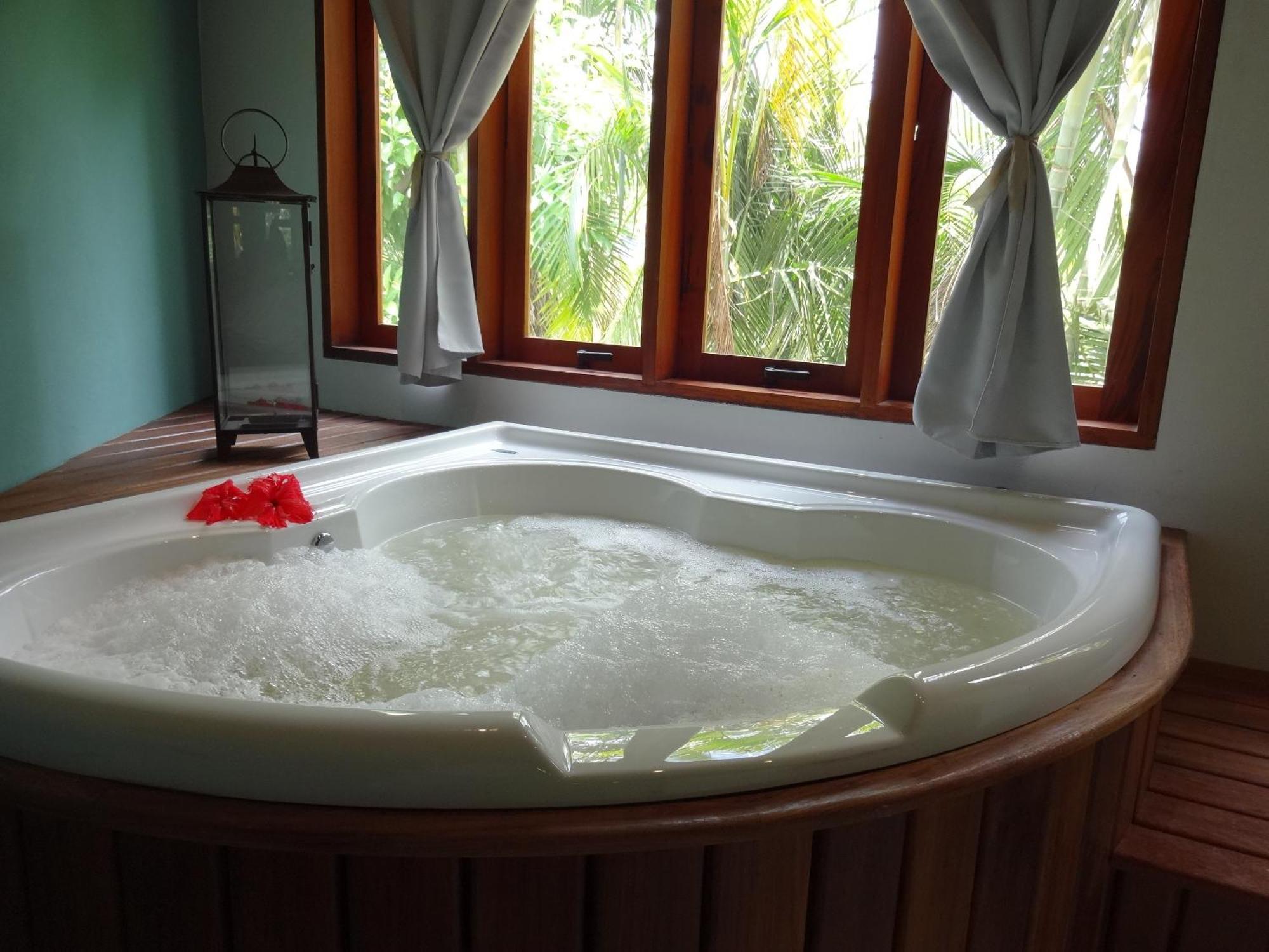 Suite Spa Bath,1199366392:JPEG