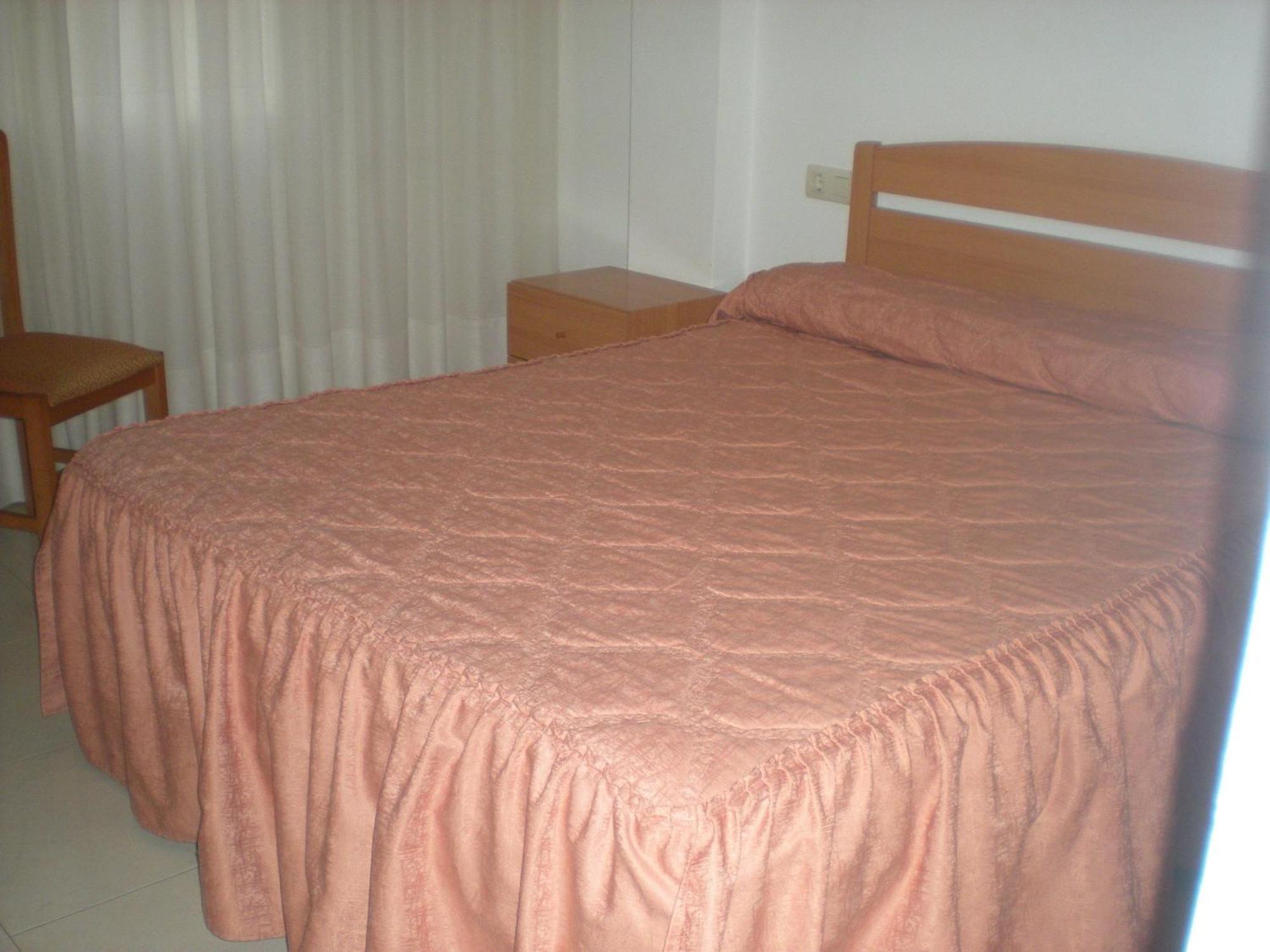 Single Room,230294560:JPEG