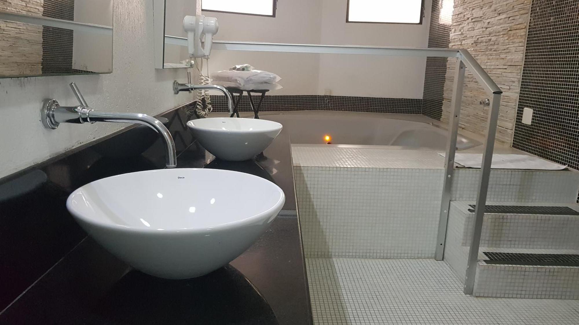 King Suite Spa Bath Sauna