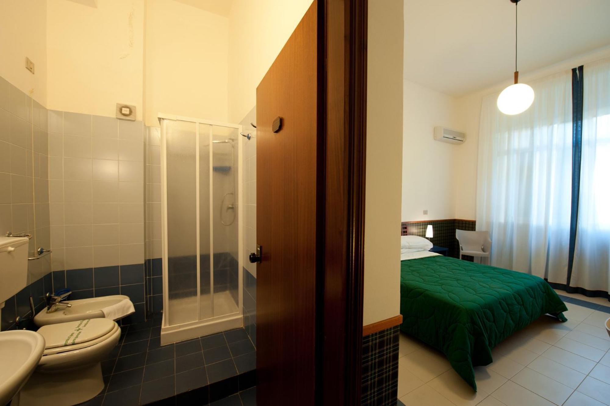 Large Double or Twin Room