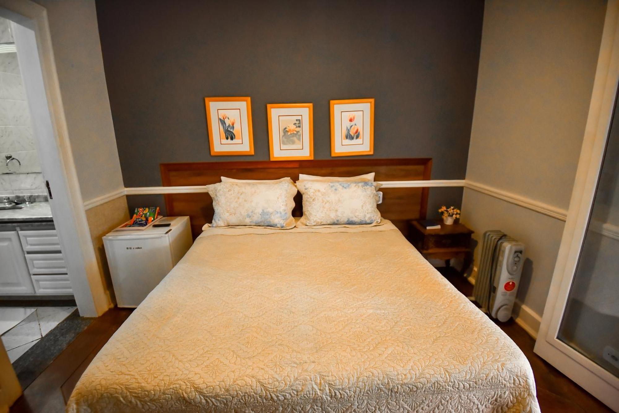 Queen Room,1584645300:JPEG