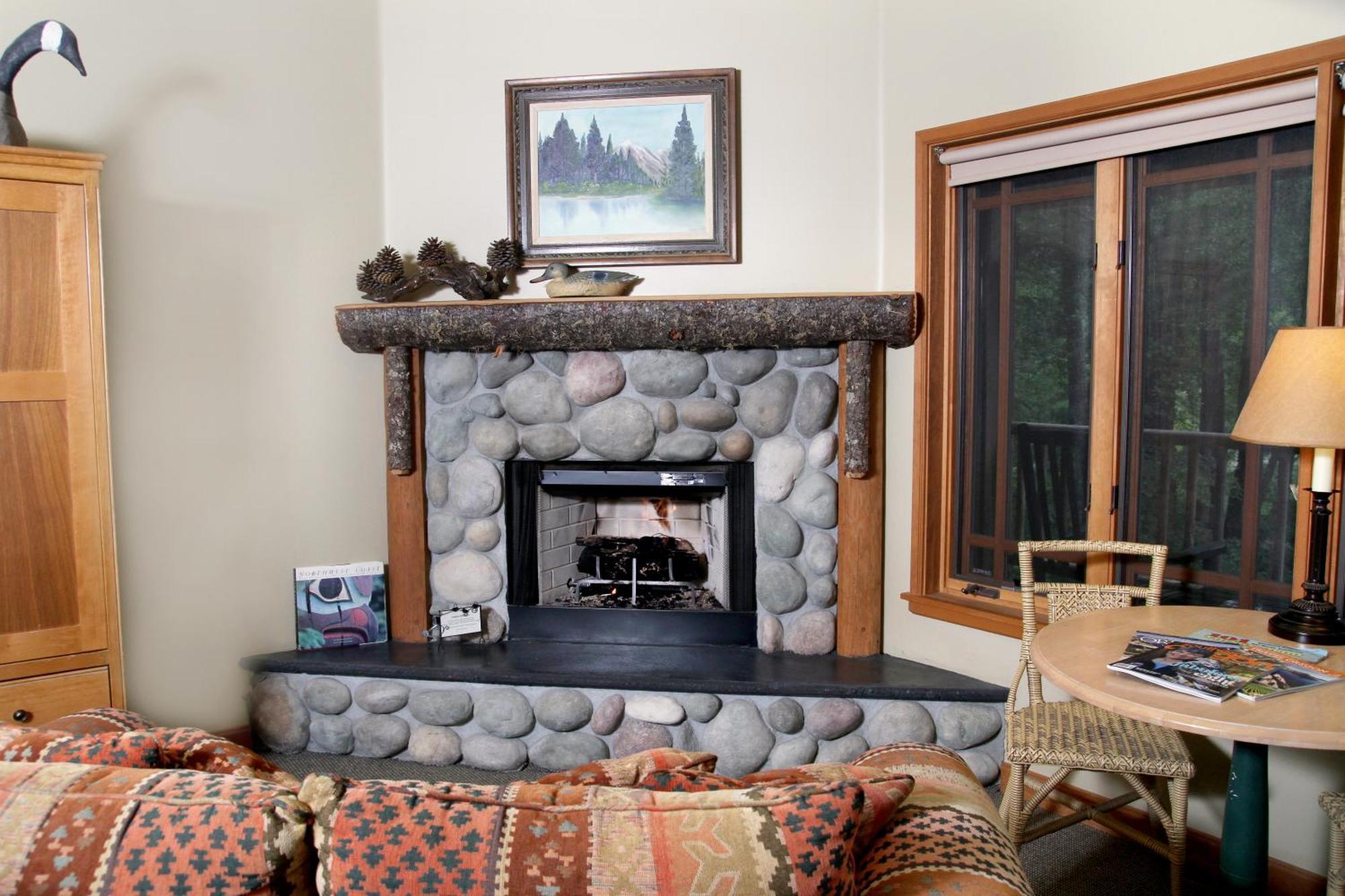 Cabin King Bed River View