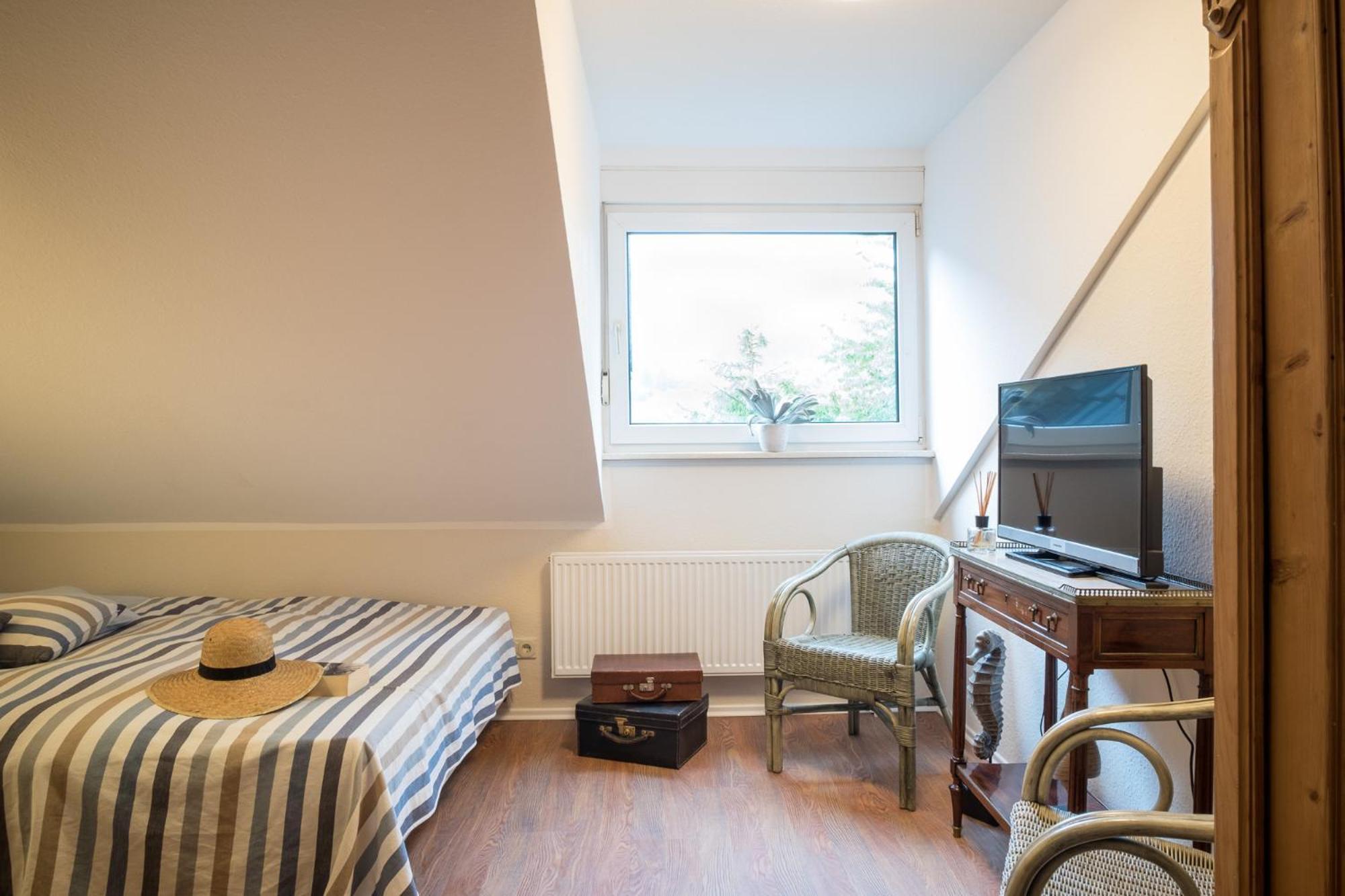 Small Single Room