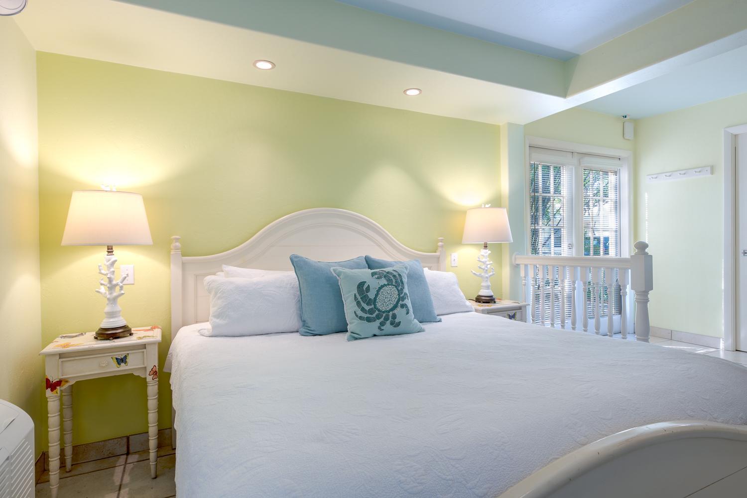 Deluxe Room,1584708745:JPEG