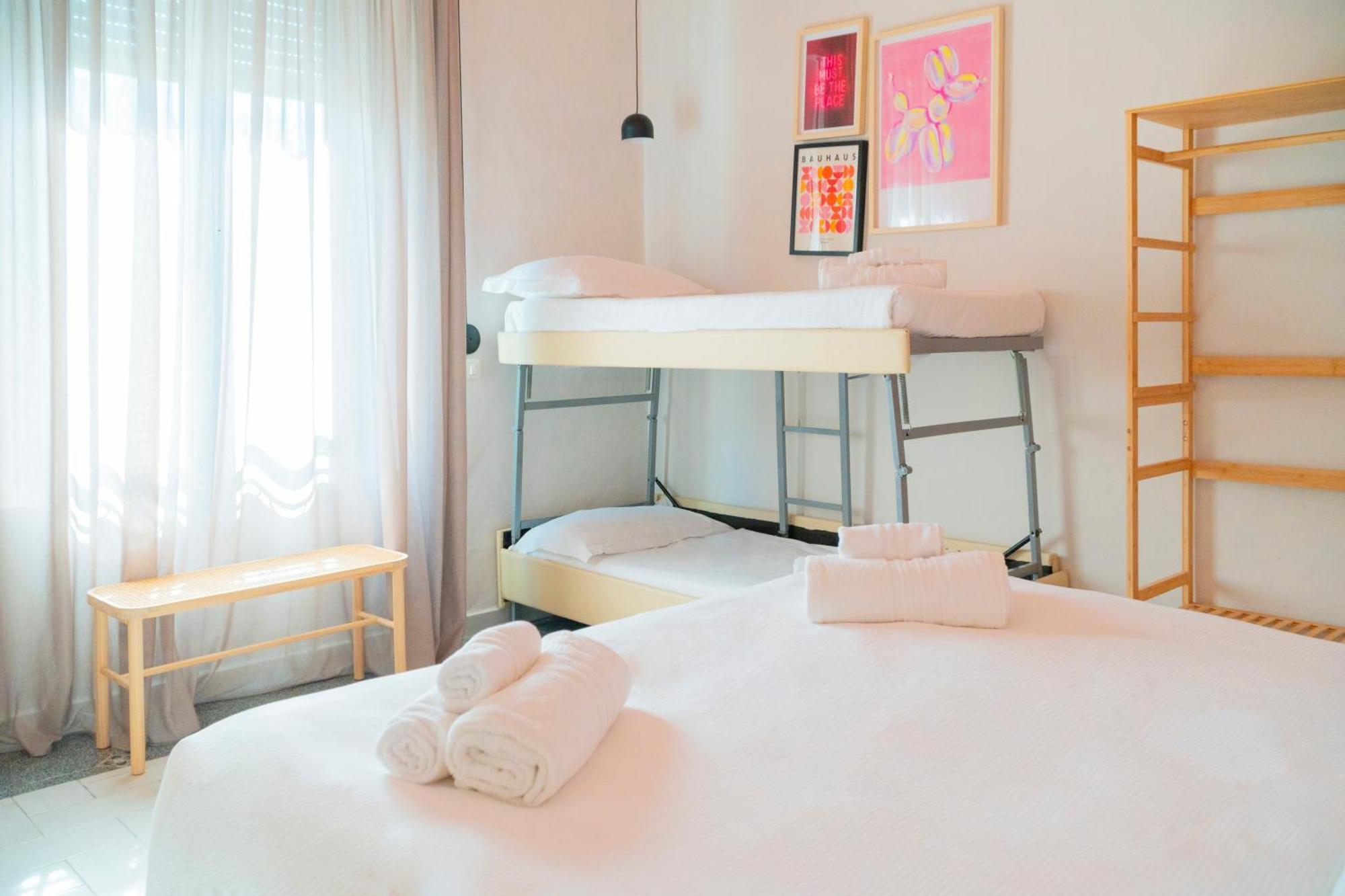 Standard Quadruple Room,1594730236:JPEG