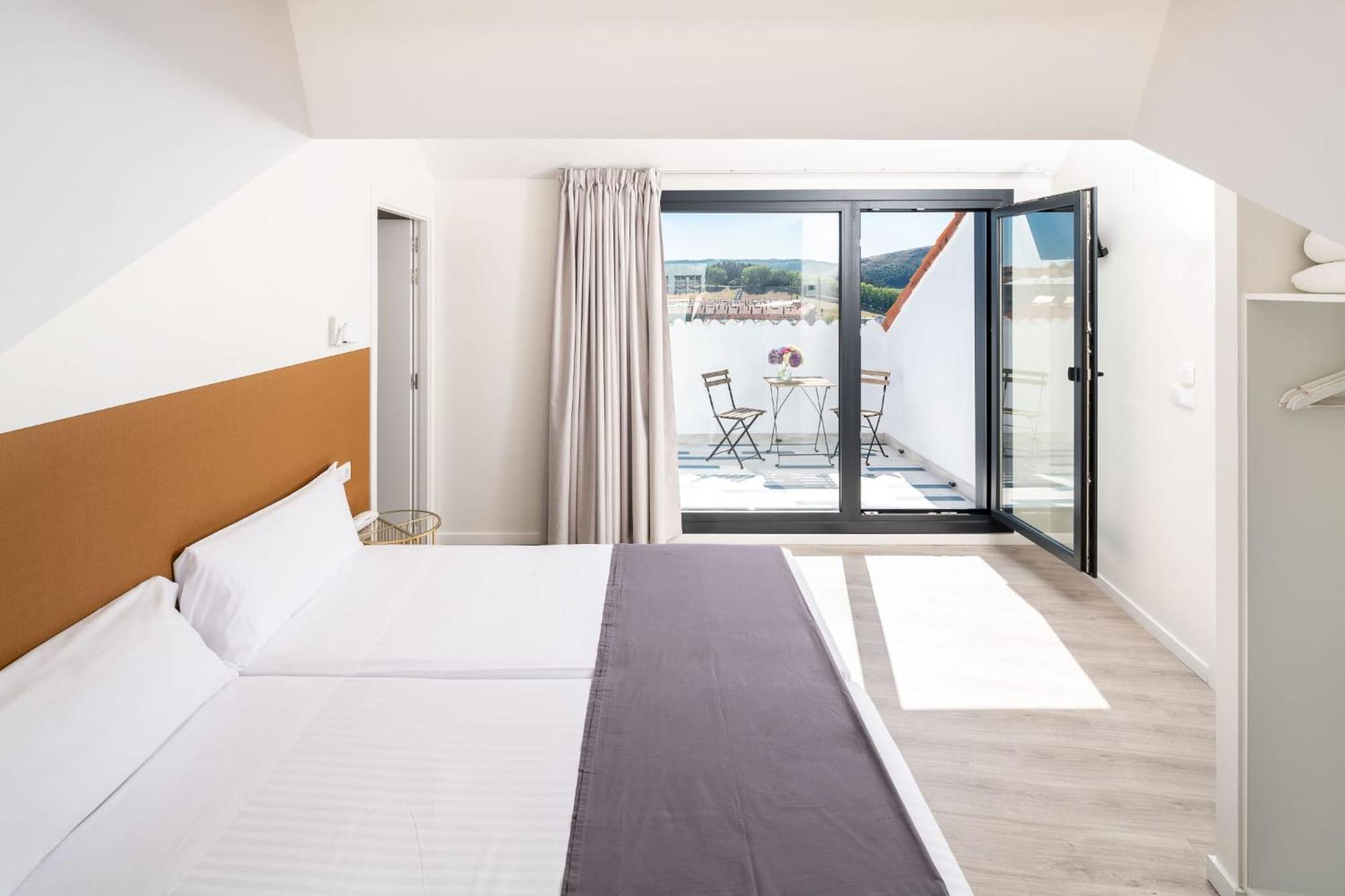 Deluxe Twin Room,1584738290:JPEG