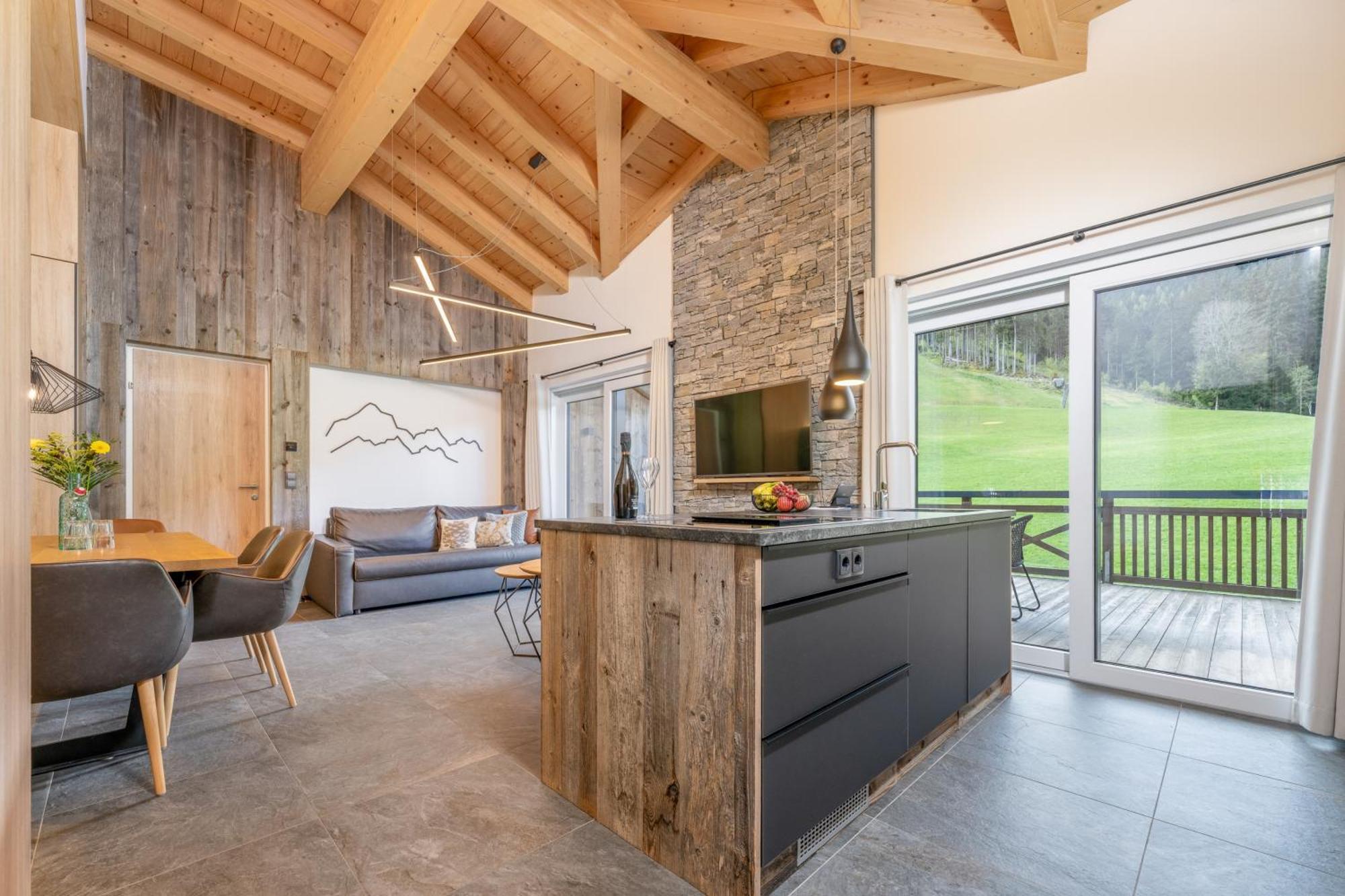 One-Bedroom Penthouse Suite,1584740180:JPEG