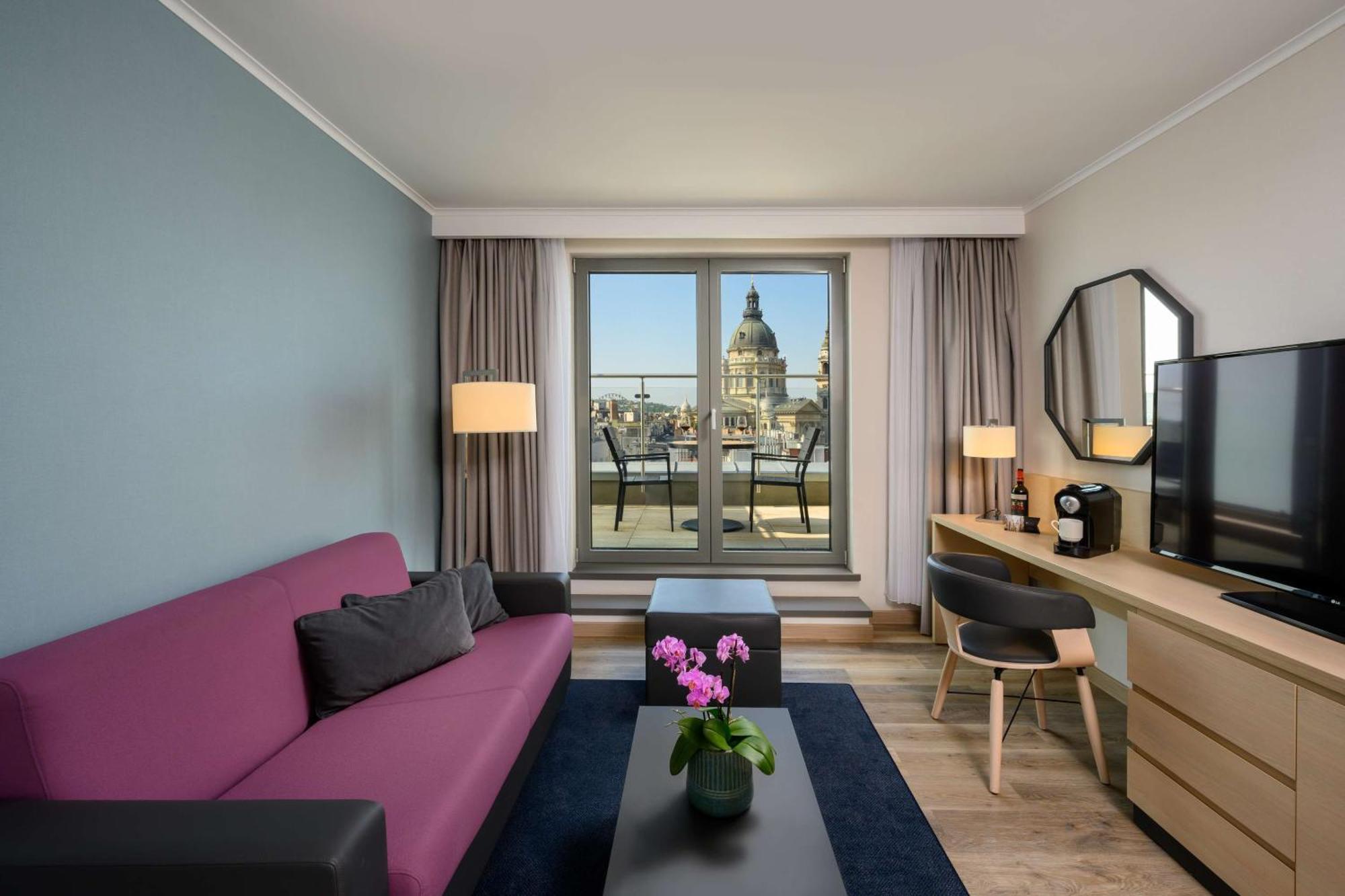One-Bedroom King Suite,1584761537:JPEG