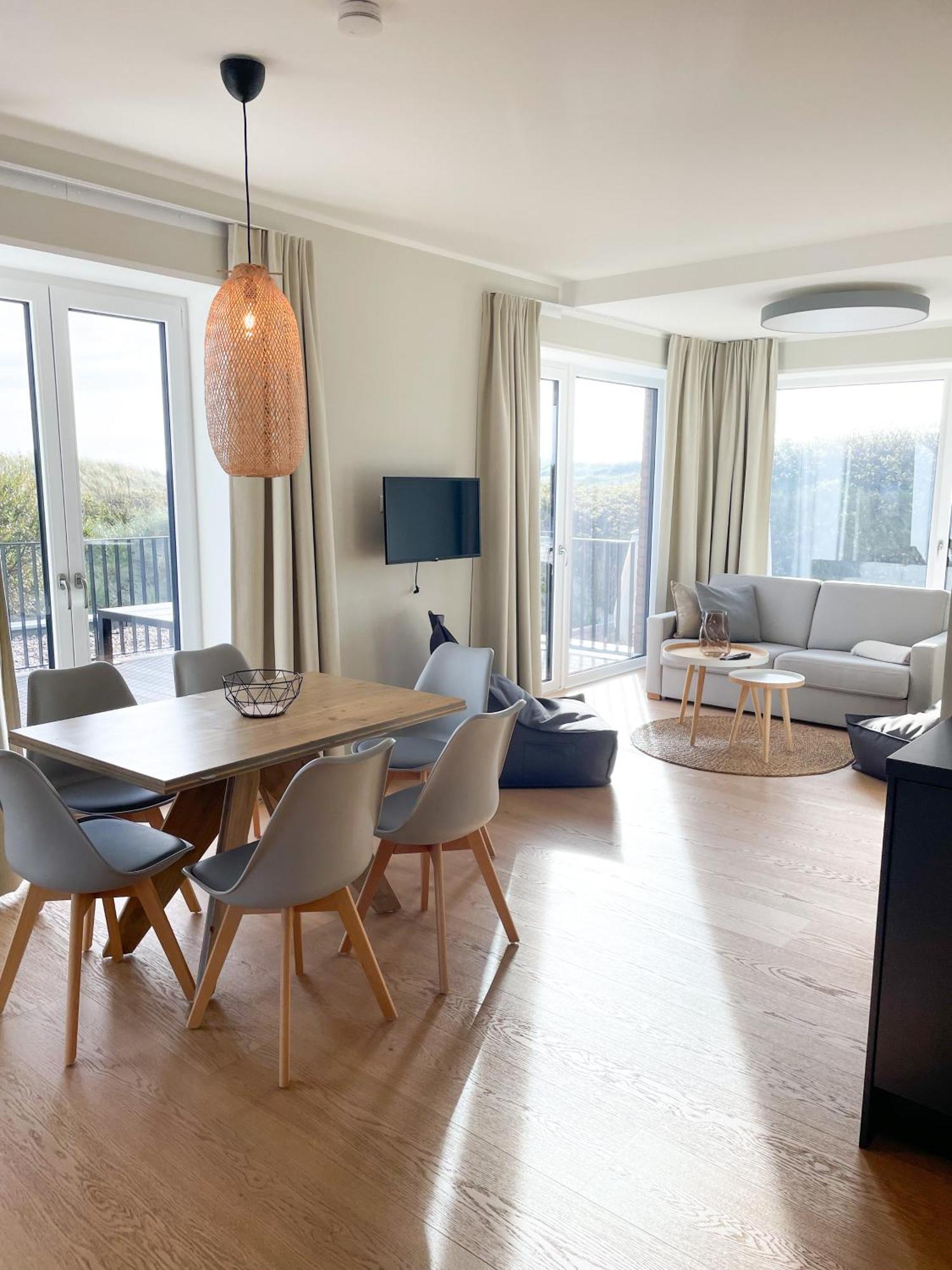 Two-Bedroom Apartment,1292883802:JPEG