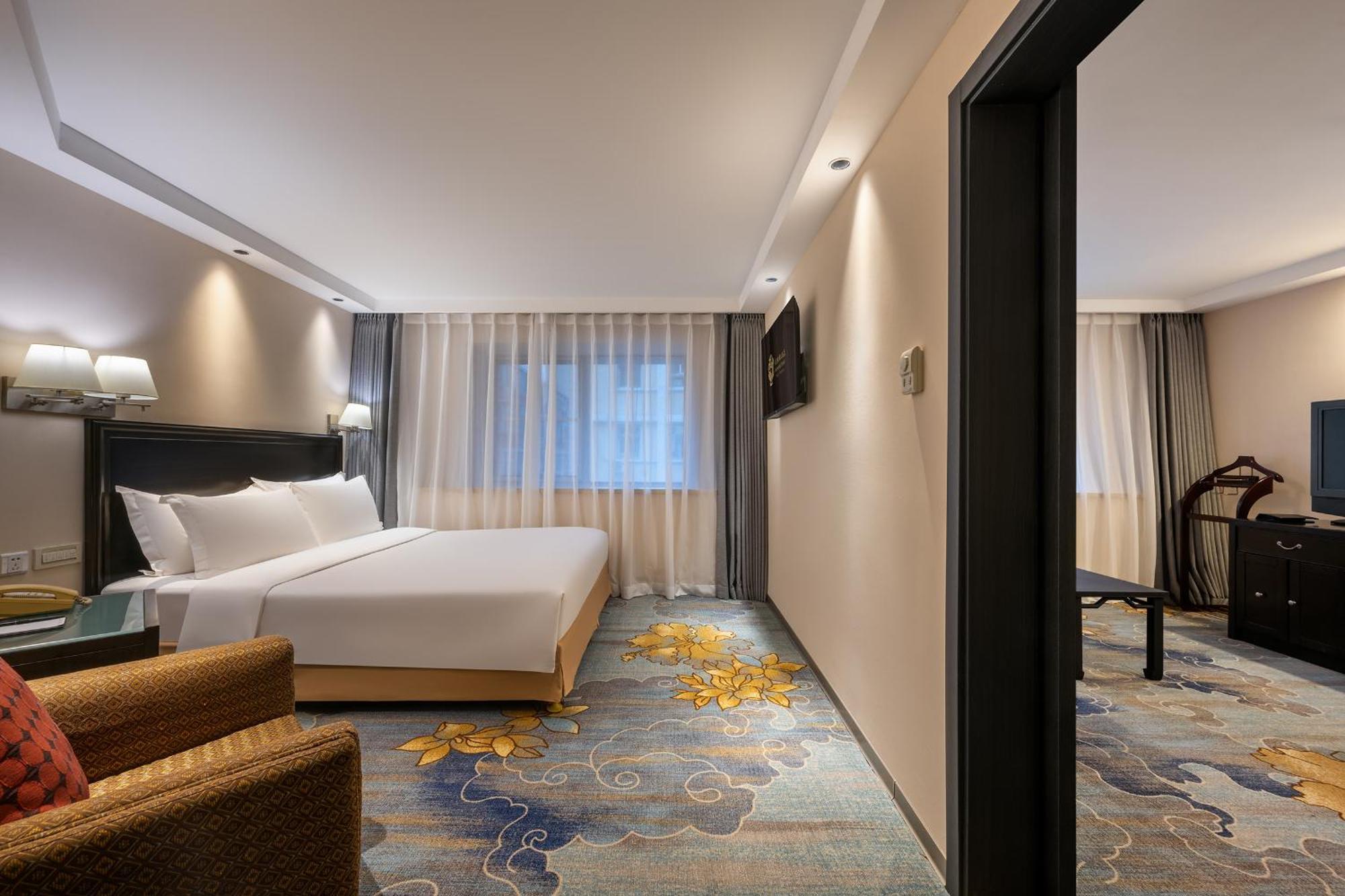 Deluxe Suite - Free Soft Drink