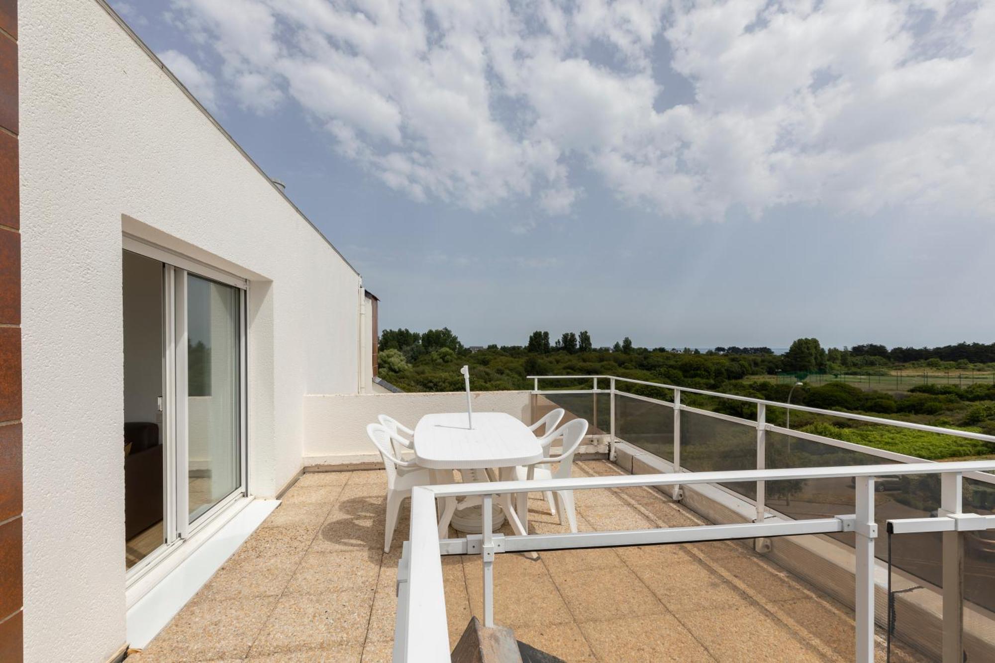 One-Bedroom Apartment Terrace