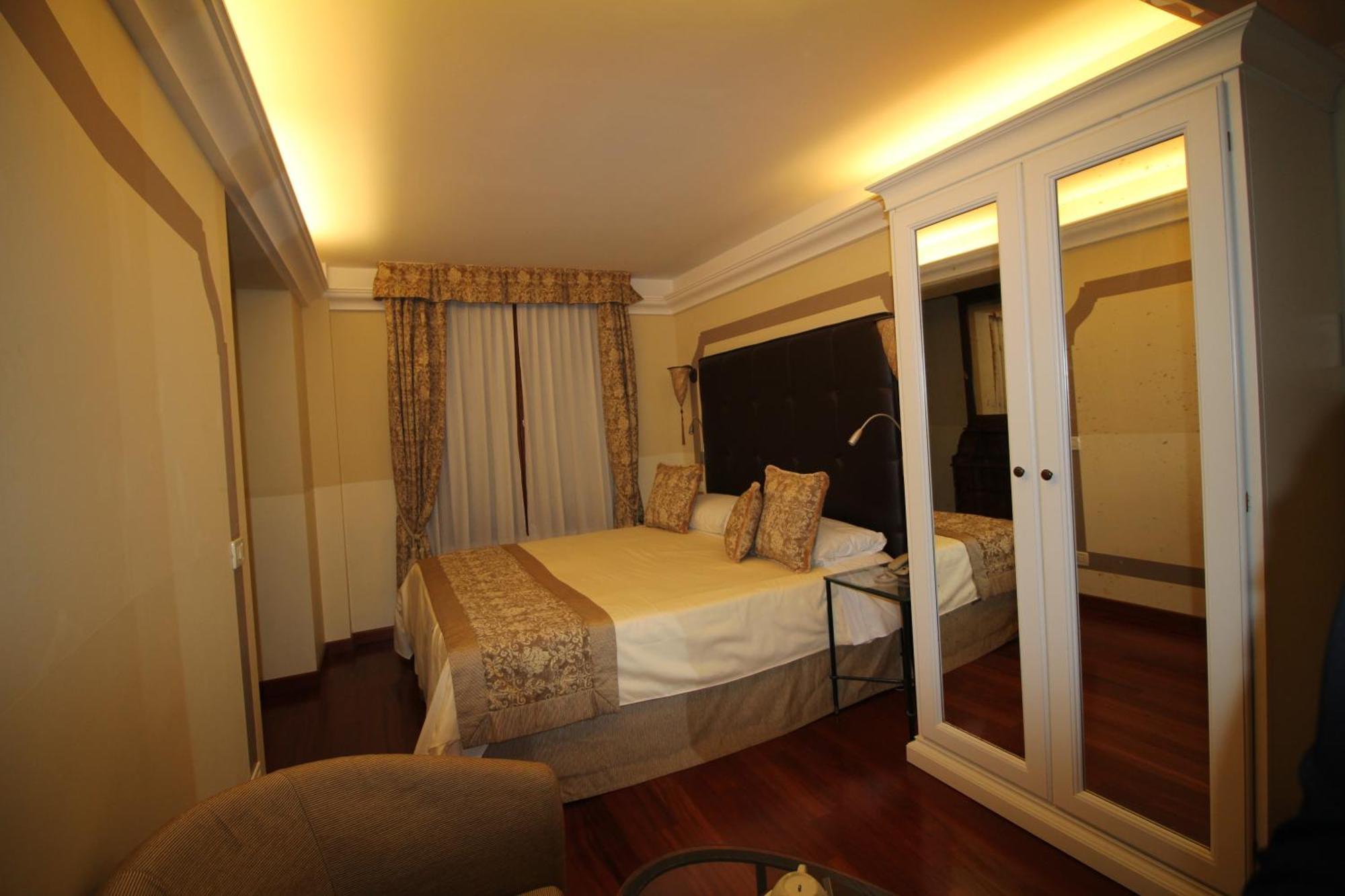 Economy Double Room Ground Floor,1585467590:JPEG