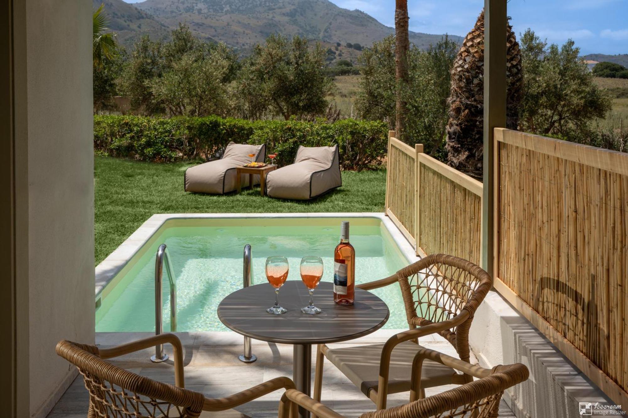 Superior Bungalow Private Pool