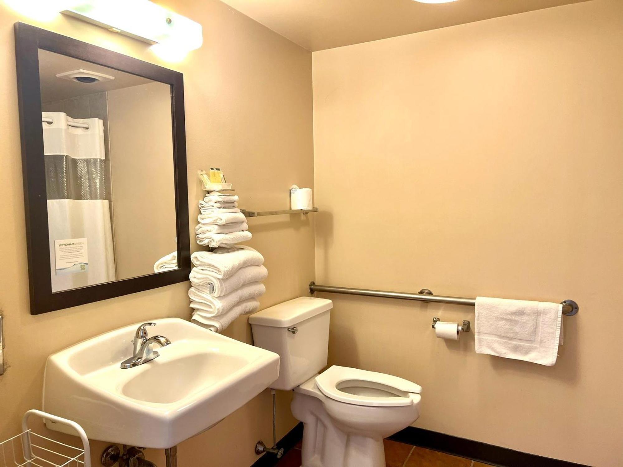 King Room - Mobility Access/Non-Smoking