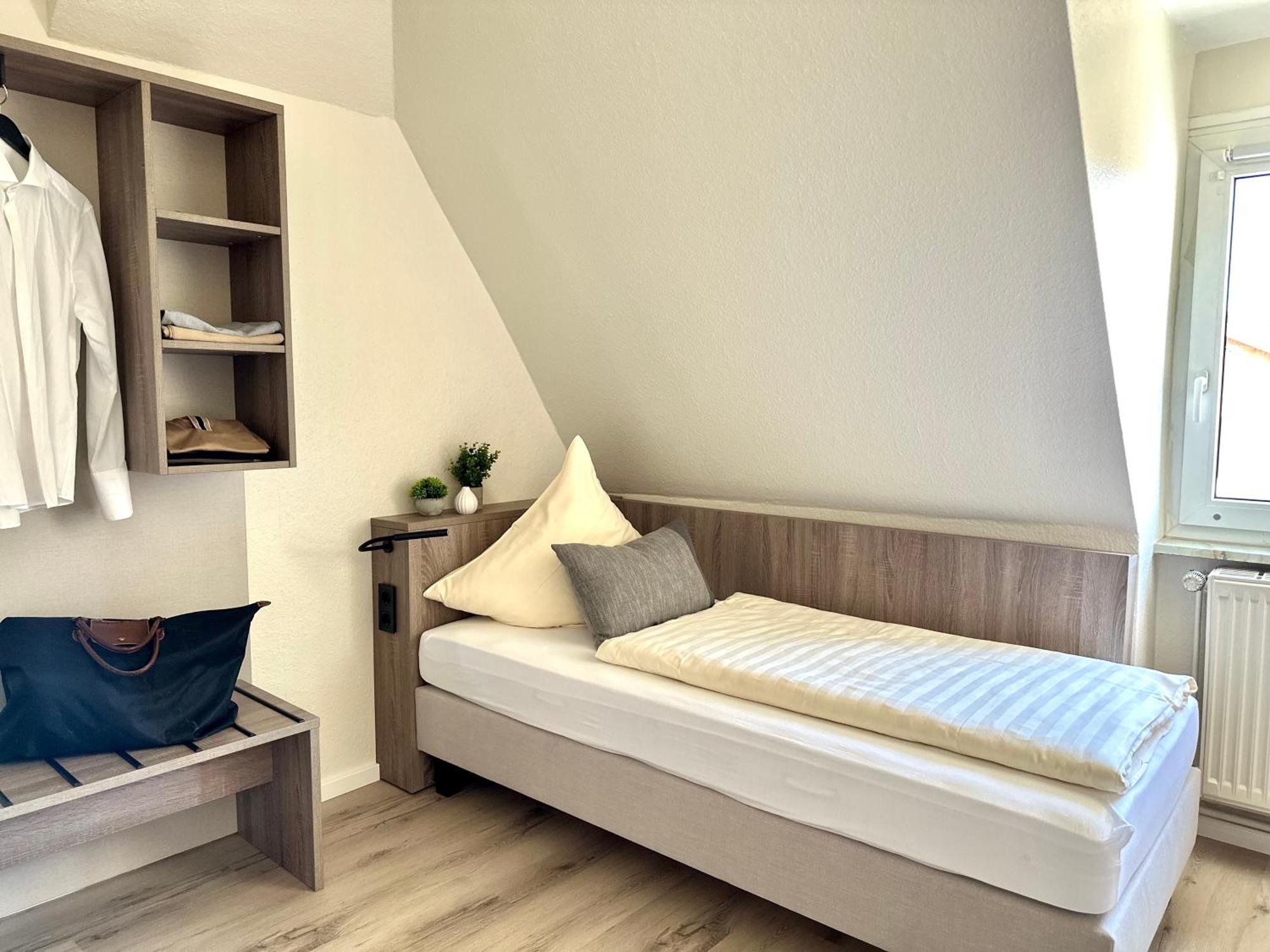 Economy Twin Room,1585492711:JPEG