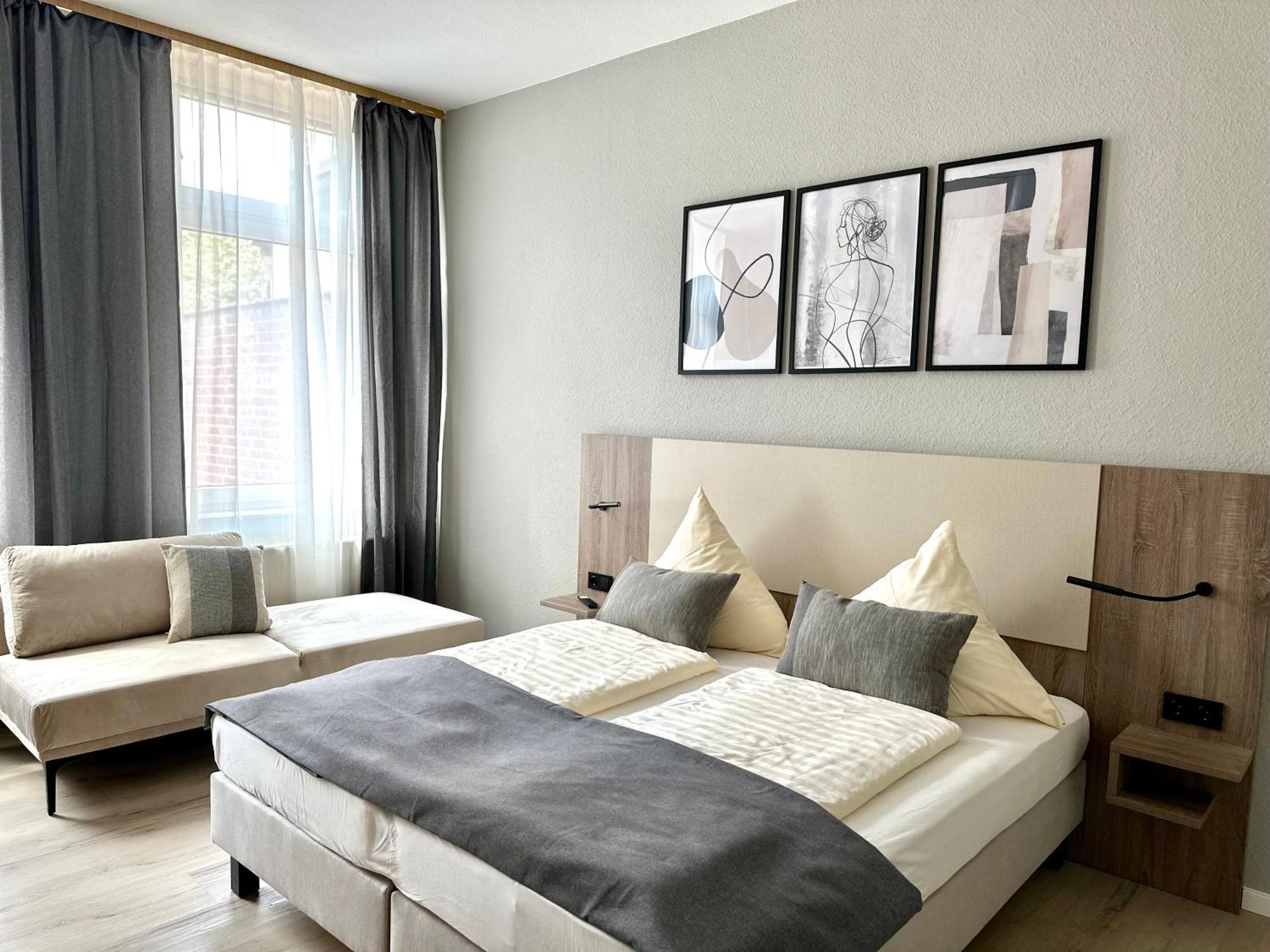 Deluxe Double Room,1585492712:JPEG