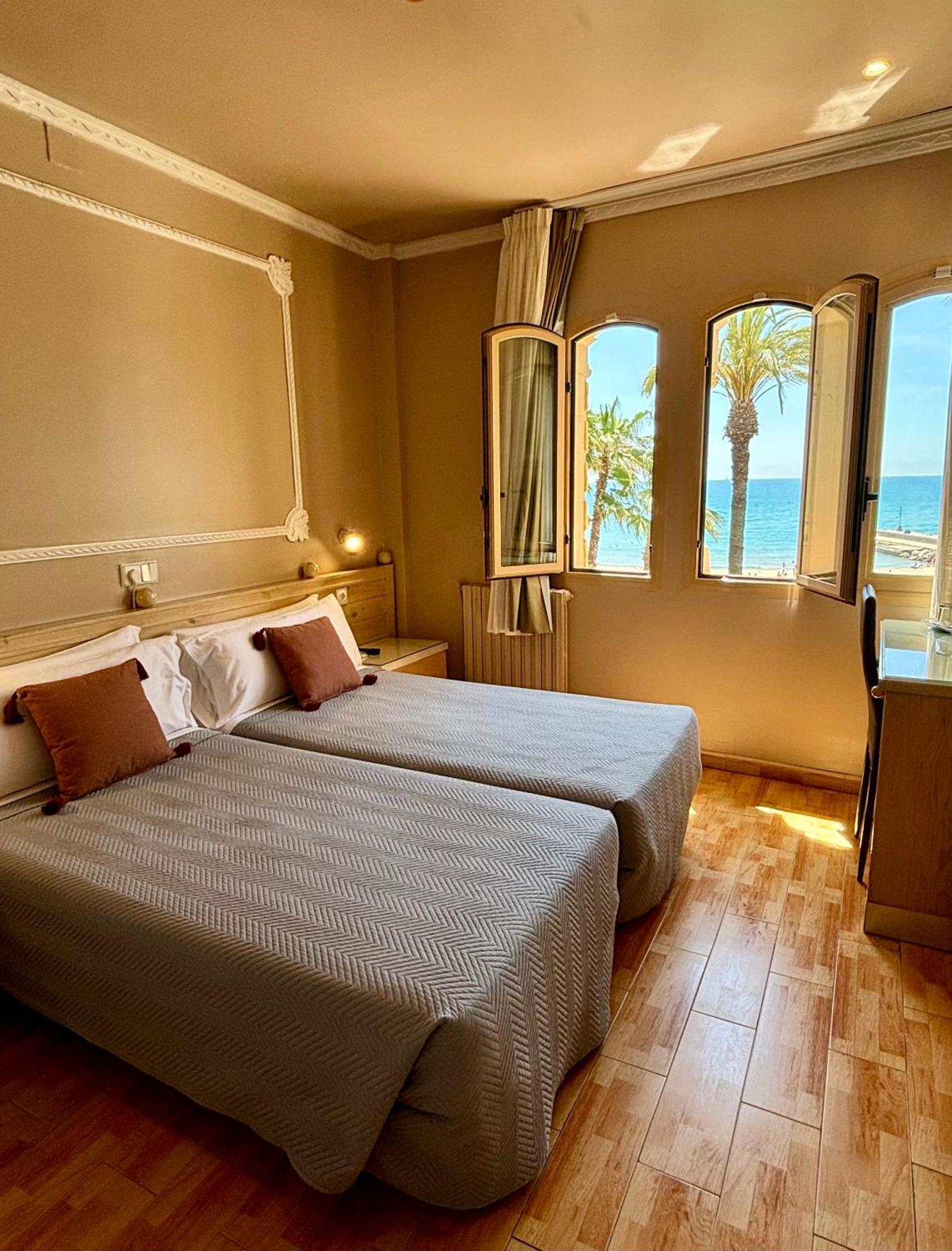 Double or Twin Room Sea View