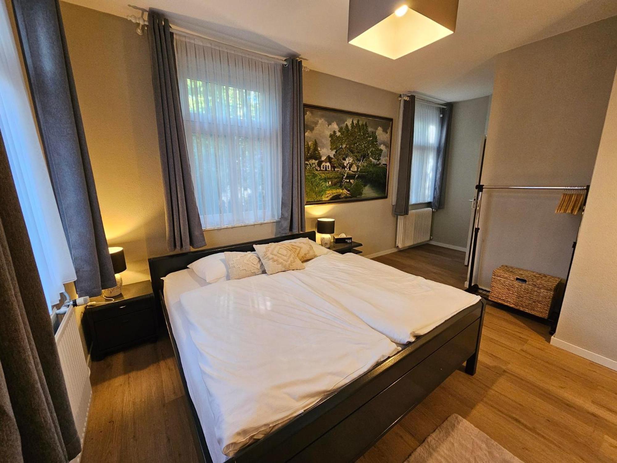 King Room,1586104015:JPEG