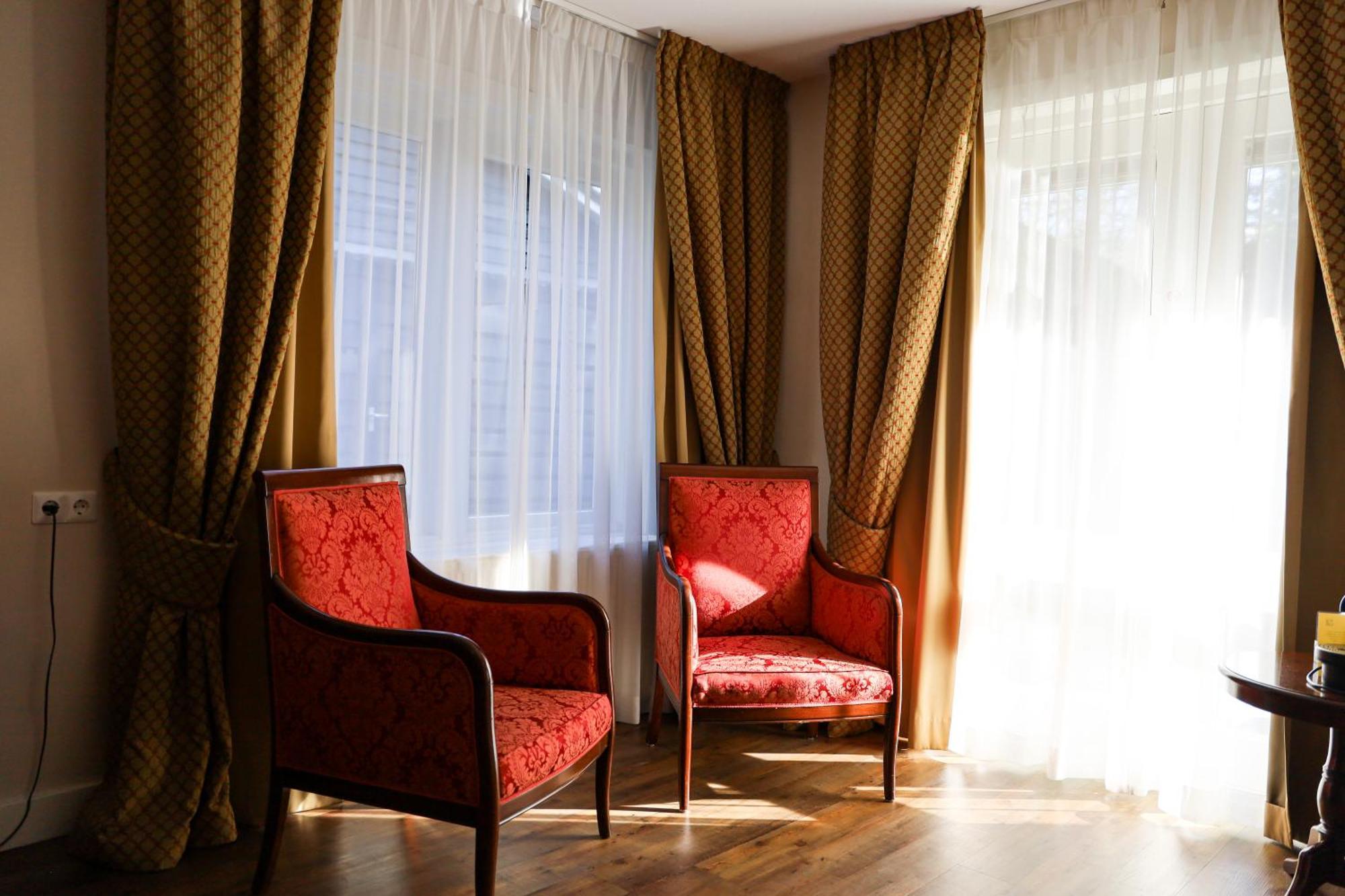 Deluxe Double Room Bath