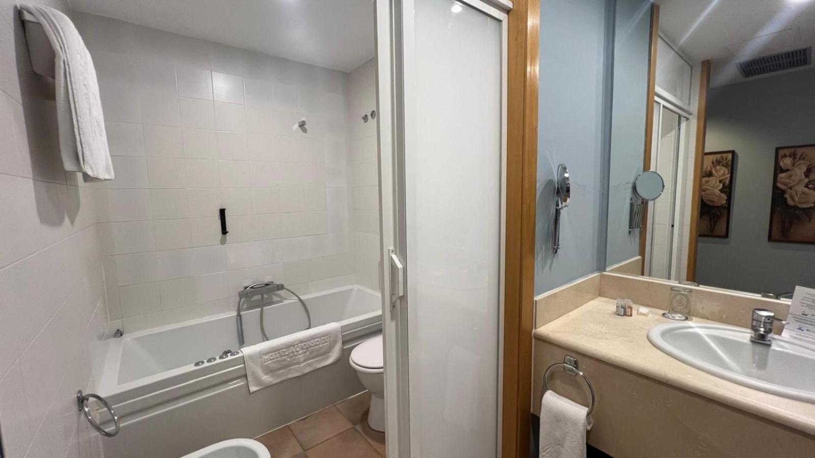 Family Room,1586106911:JPEG