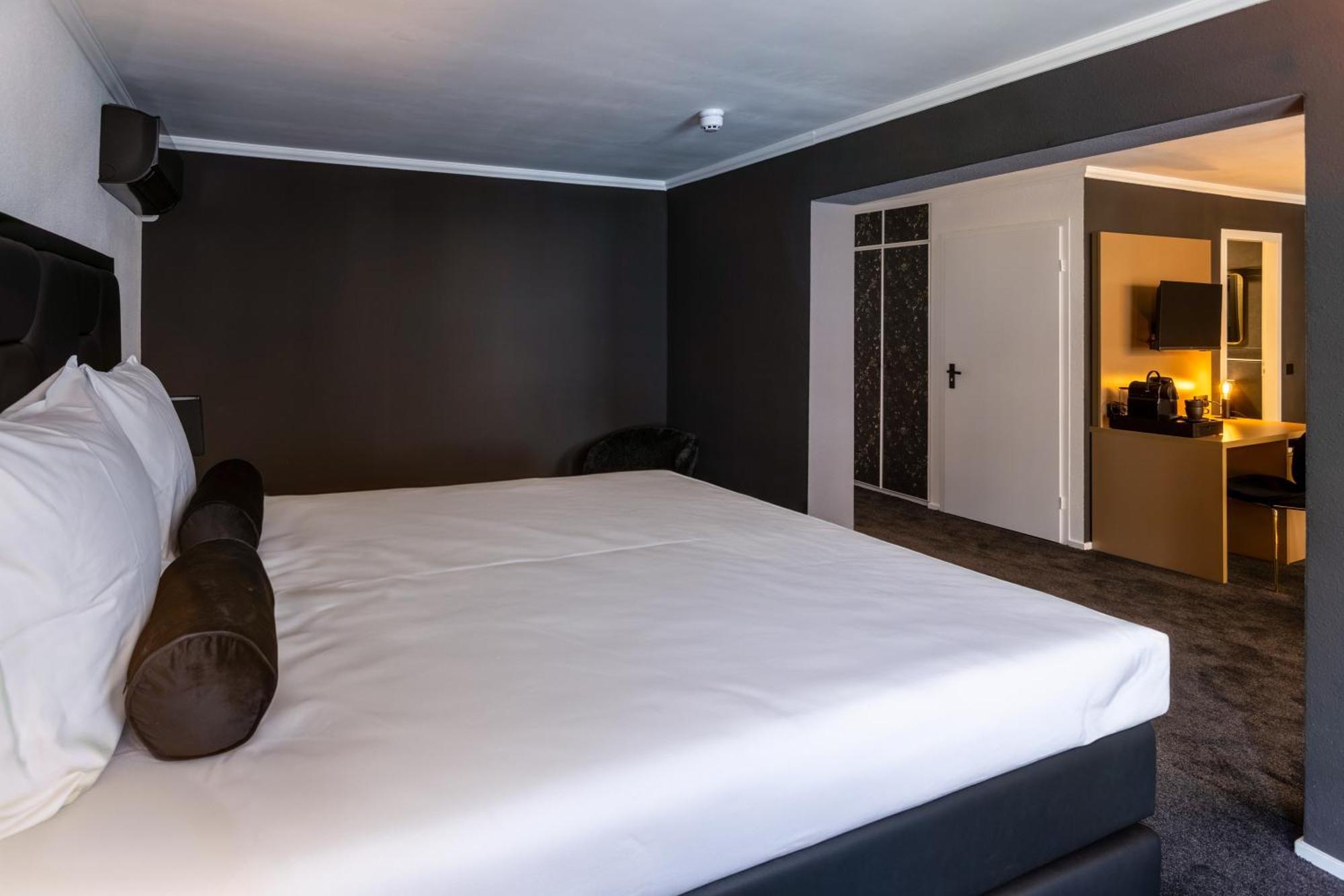 Superior King Suite