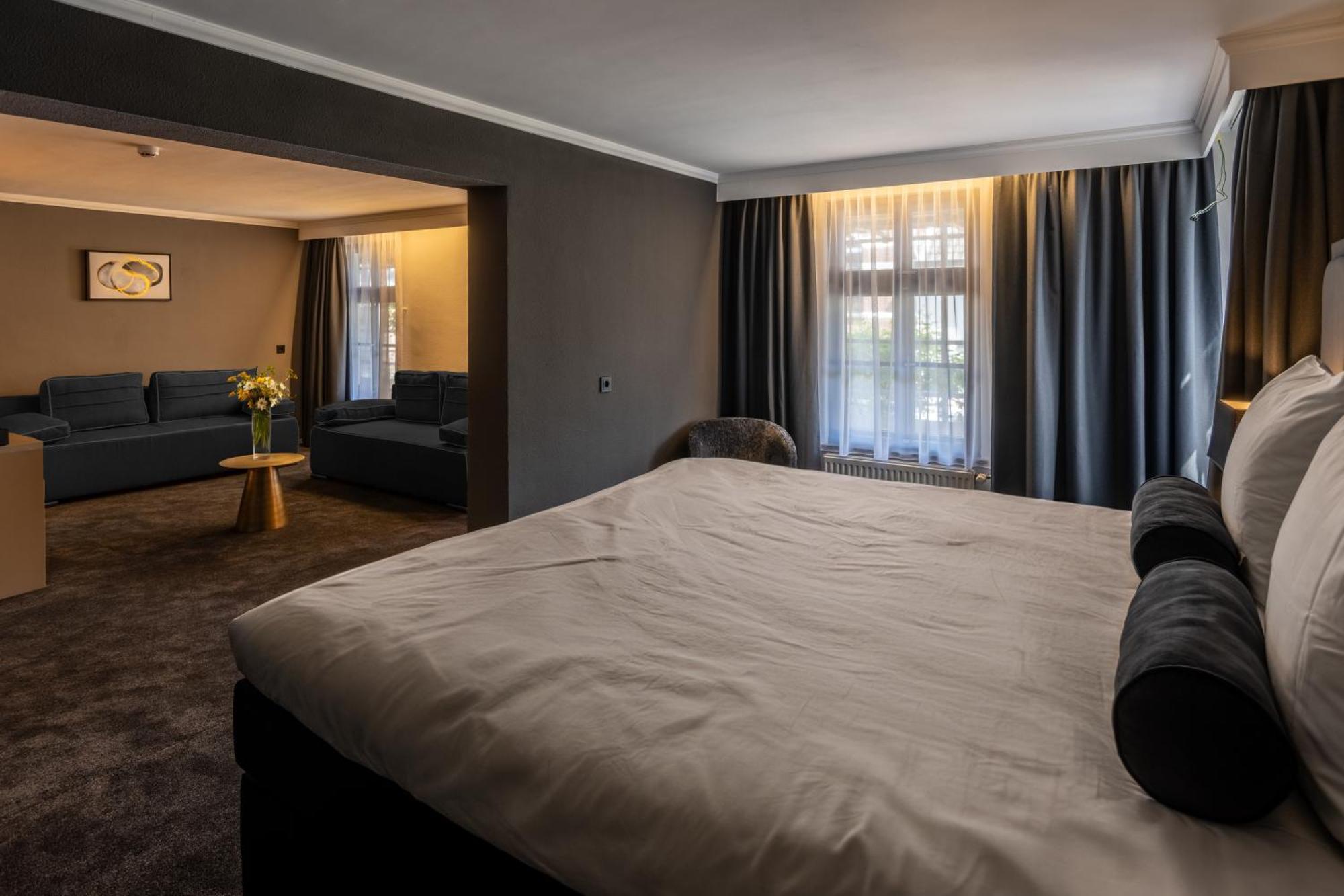 Superior King Suite