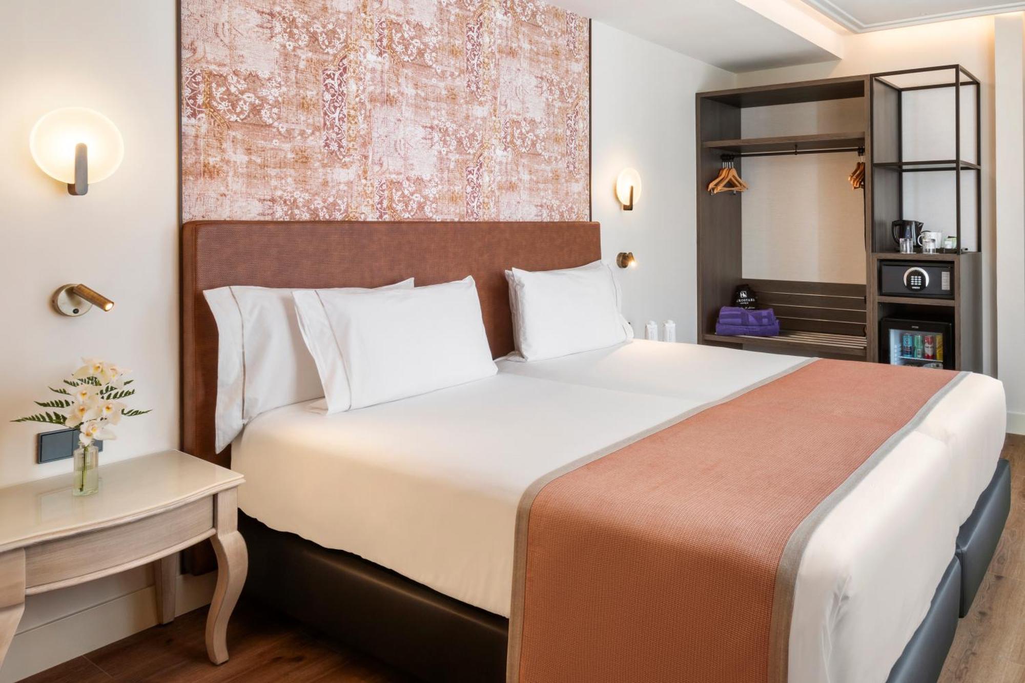 Double or Twin Room,1586112928:JPEG