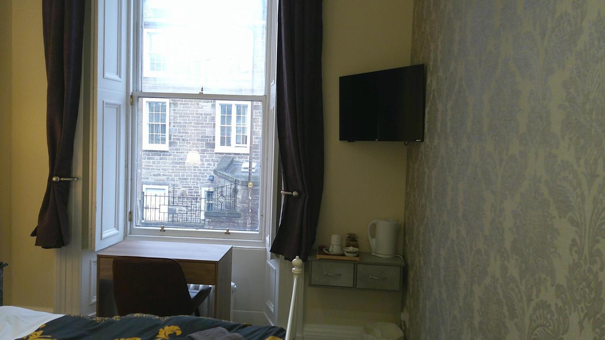 Double Room,1586123090:JPEG
