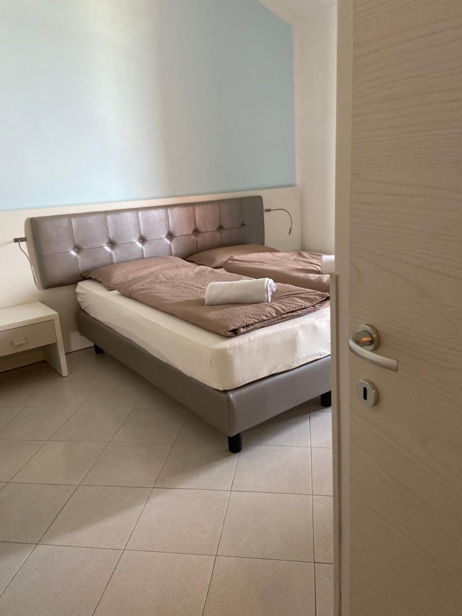 Two-Bedroom Apartment Upper Floor,1186609210:JPEG