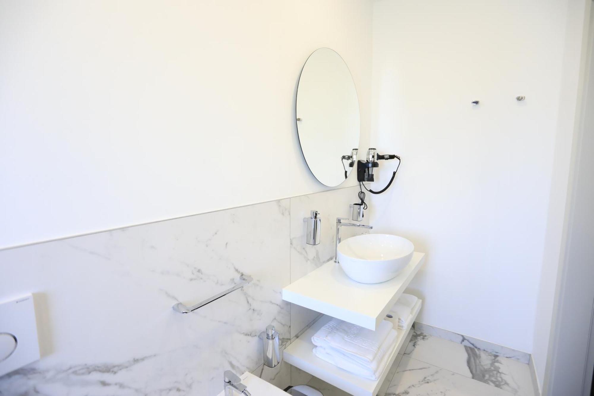 Studio Apartment,1586149218:JPEG