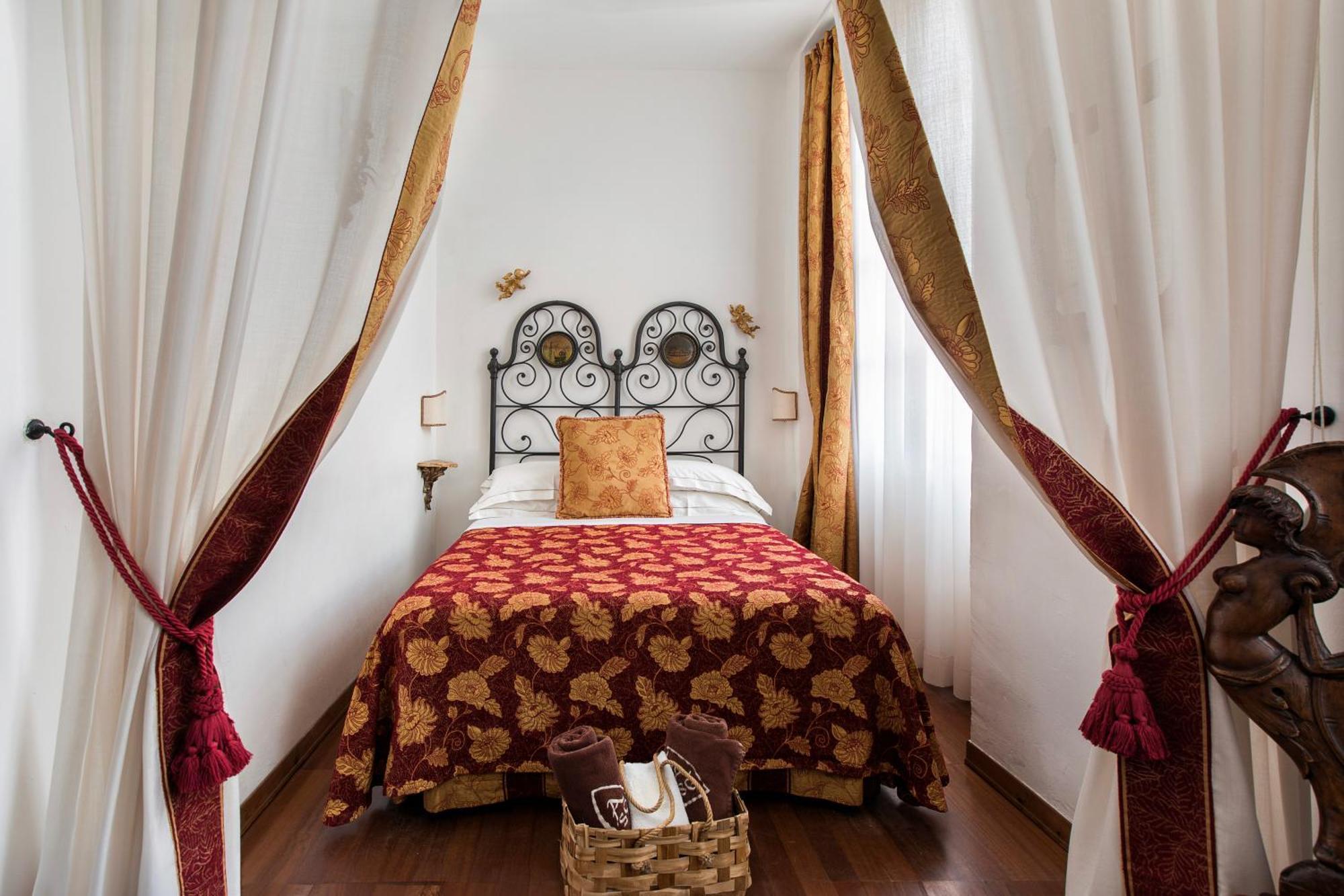 Small Double Room,1586149347:JPEG
