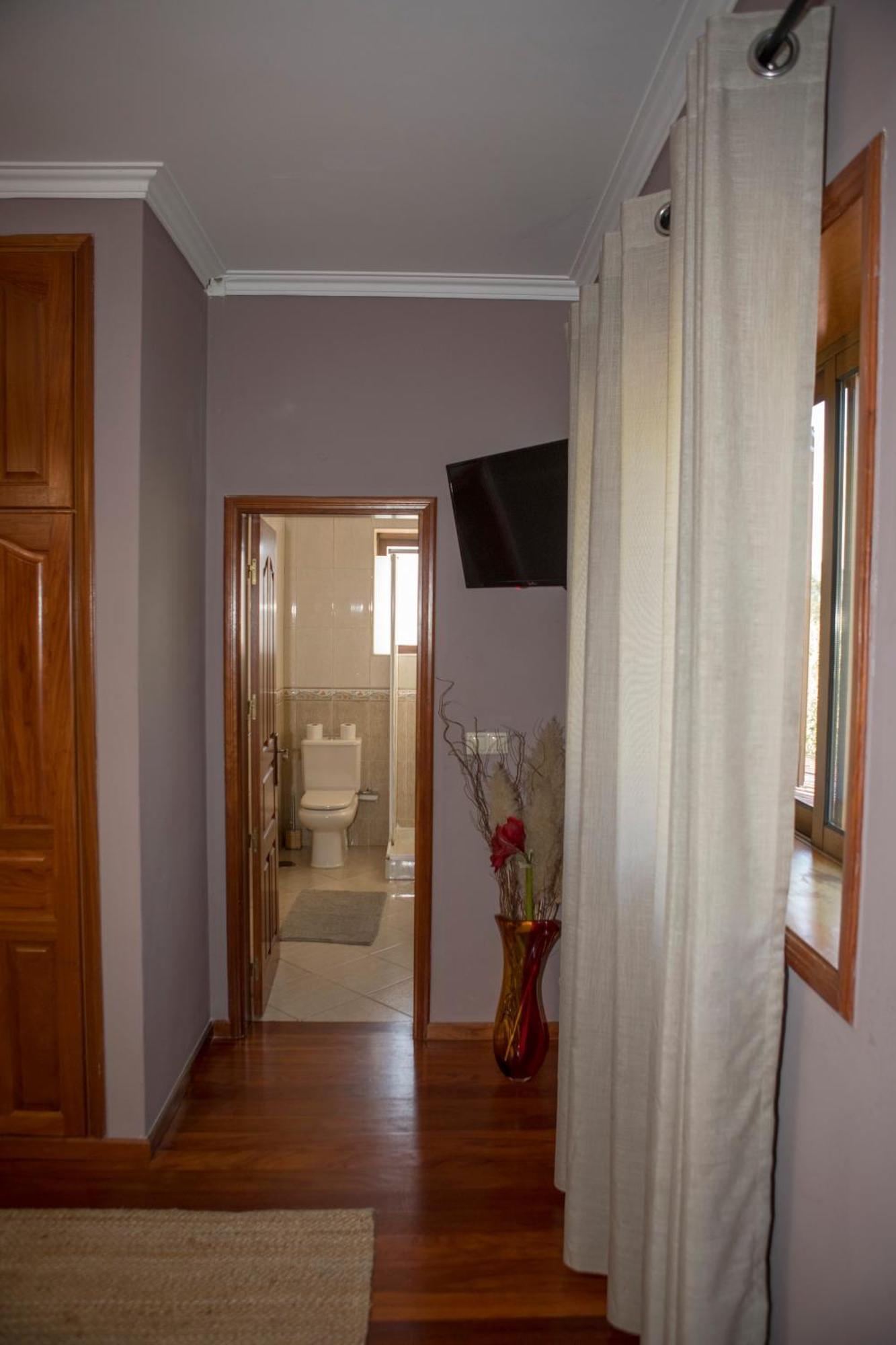 Double Room Private Bathroom