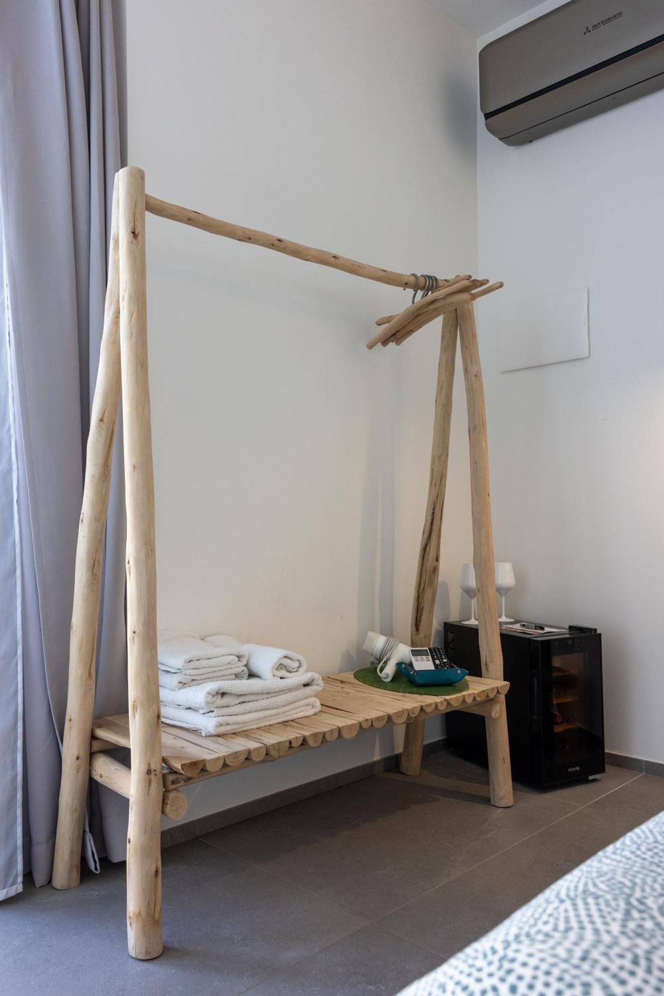 Deluxe Double Room Shower
