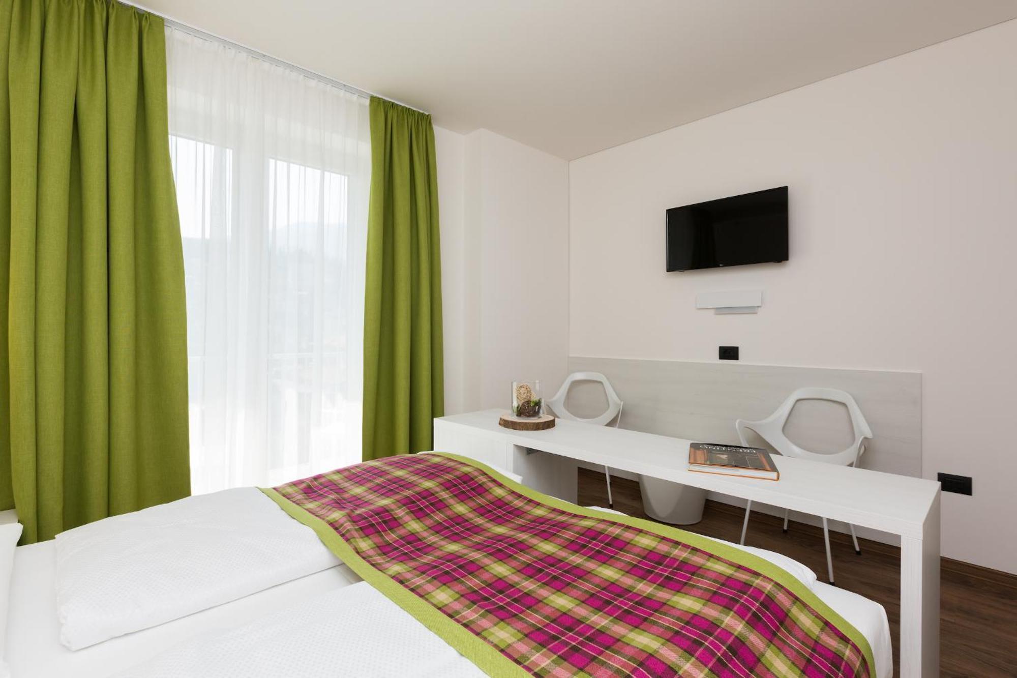 Double or Twin Room Garden View