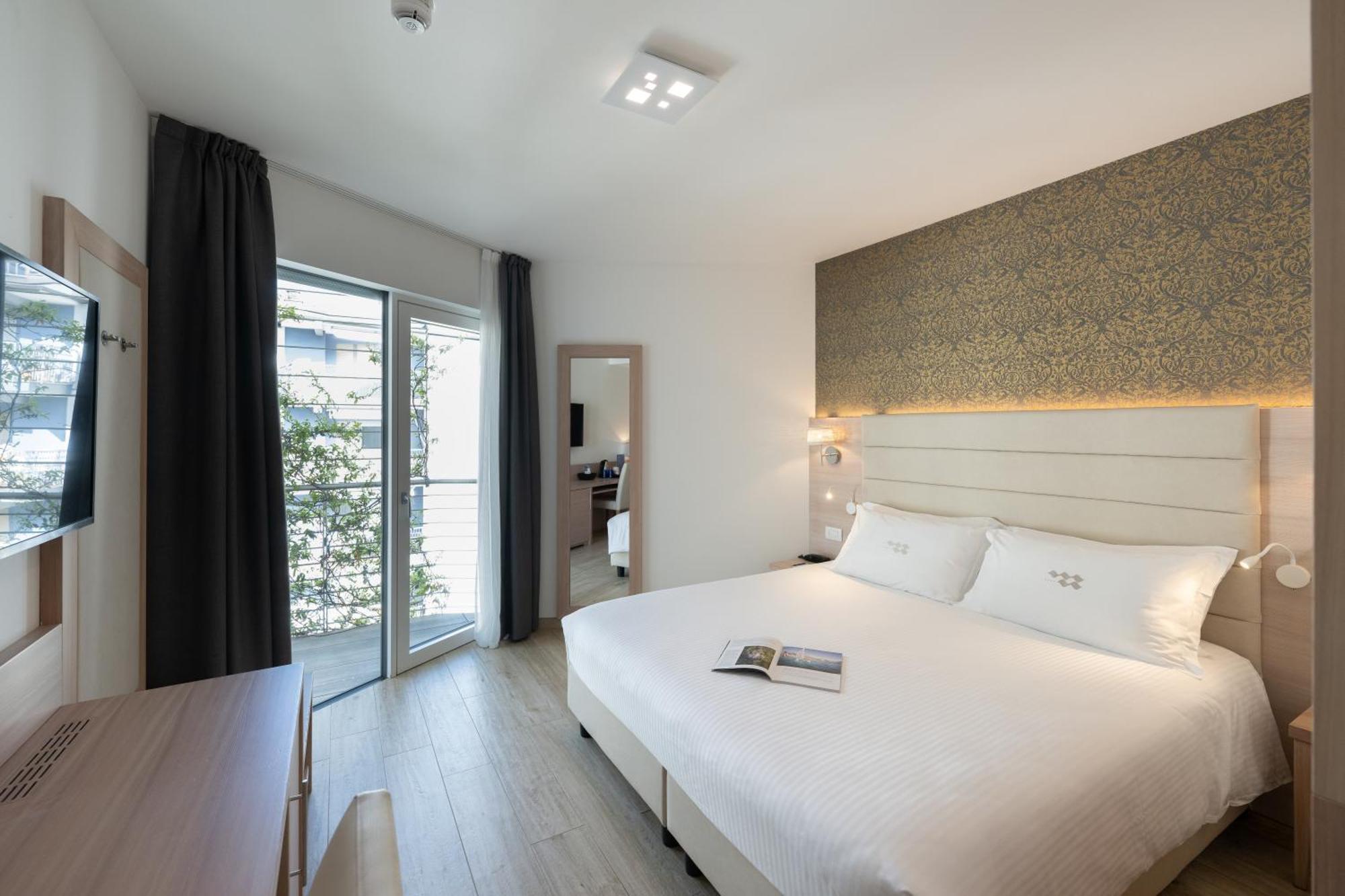 Comfort Double Room Partial Lake View Balcony