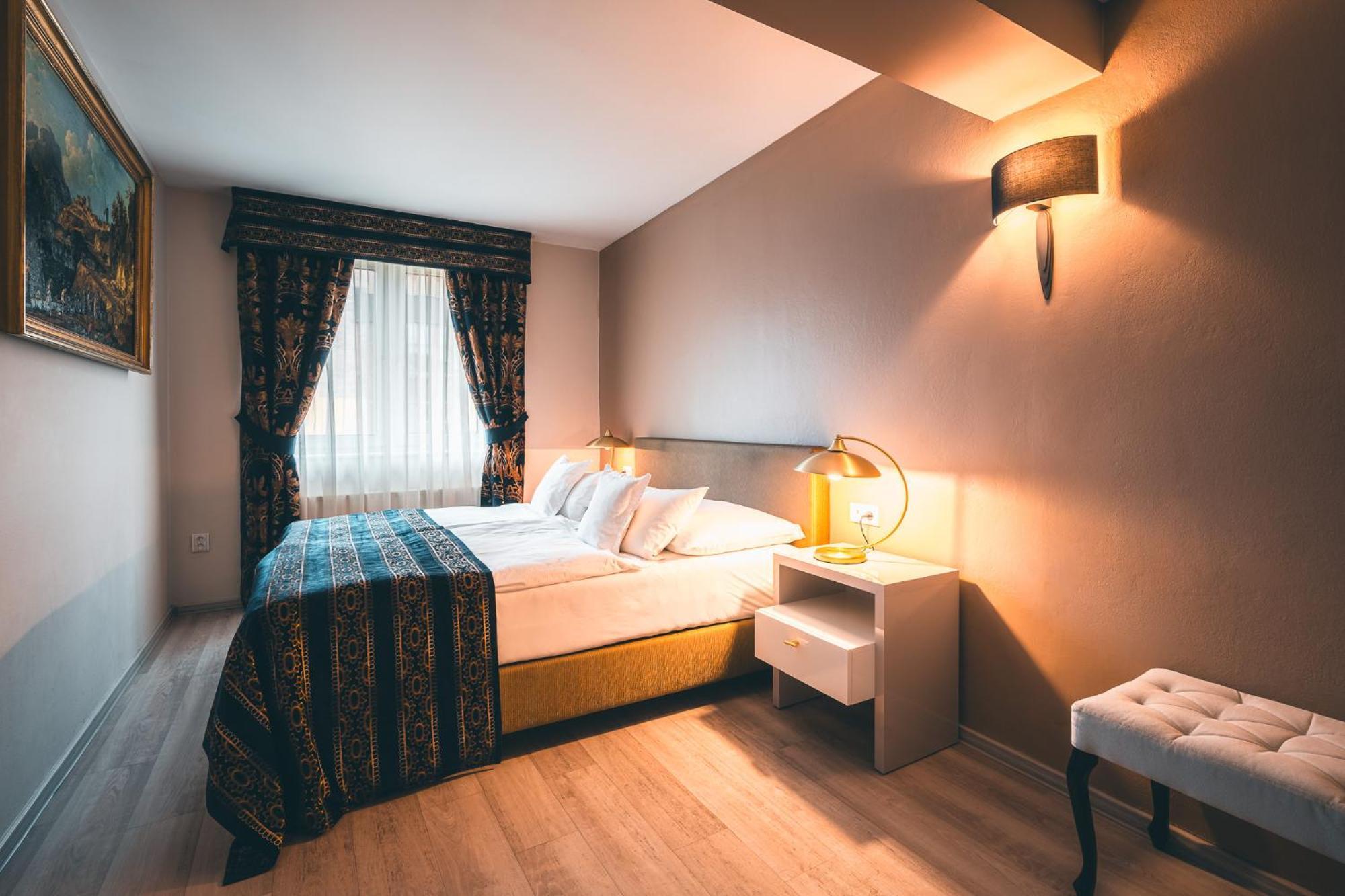 Large Suite