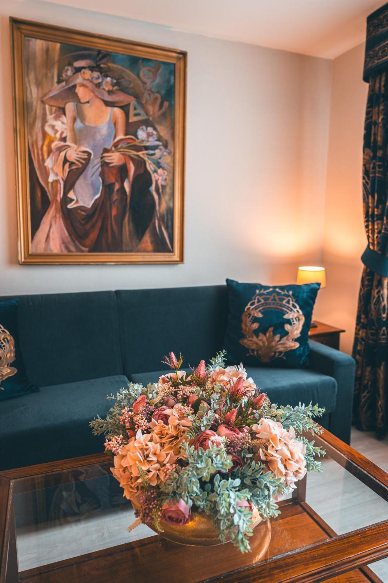 Large Suite
