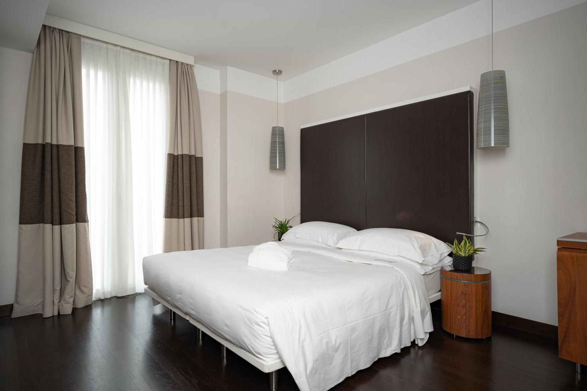 Standard King Room,1586822602:JPEG