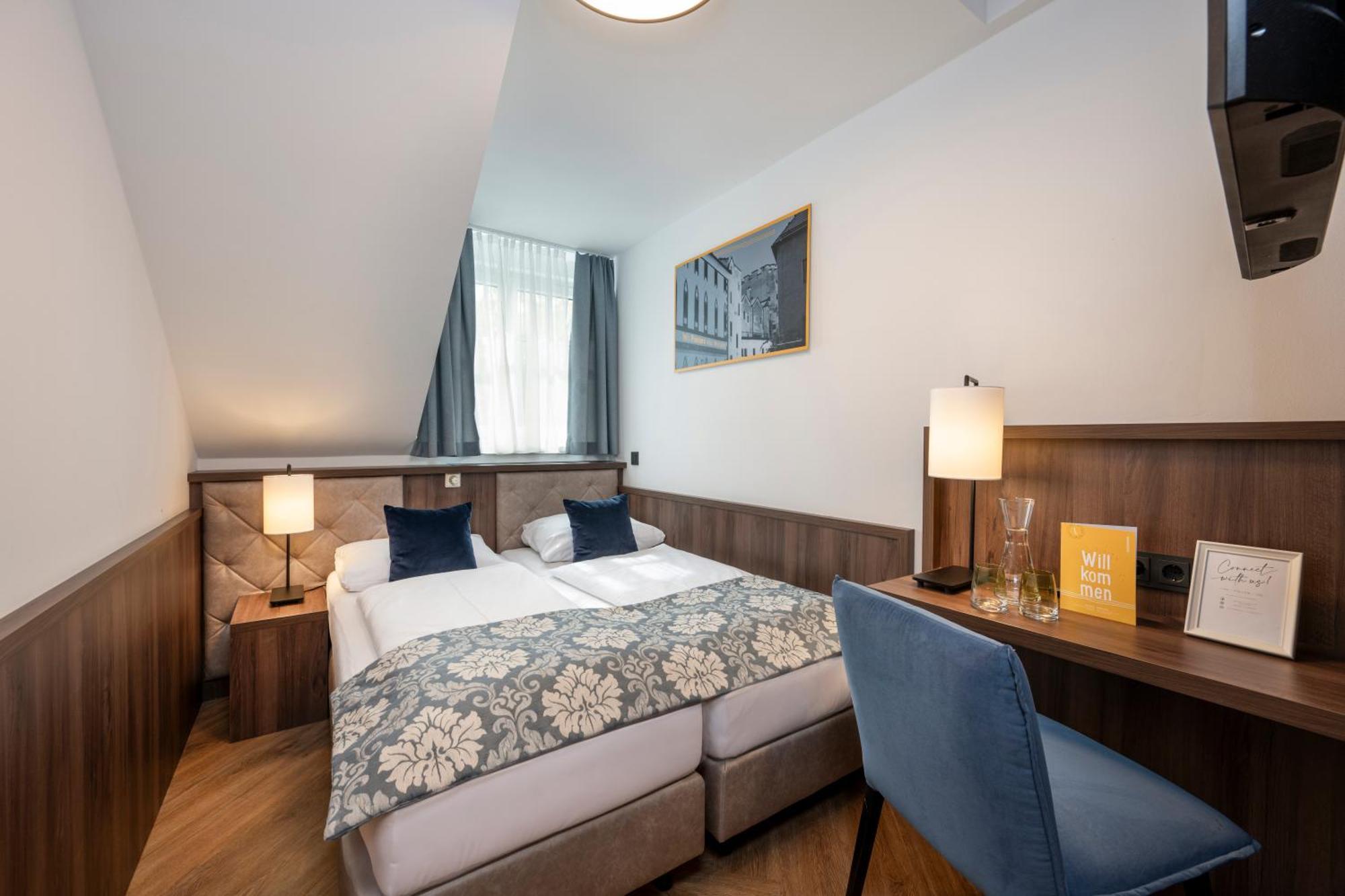 Cosy Double Room,1586824318:JPEG