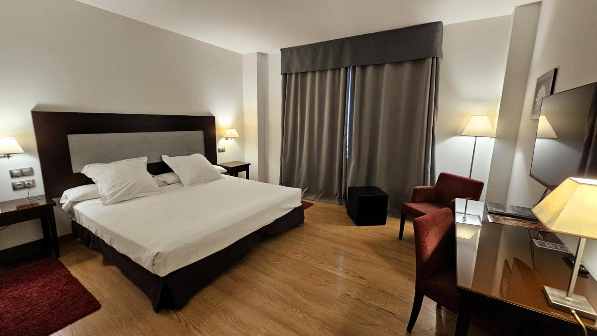 King Room with Parking,1765582240:JPEG